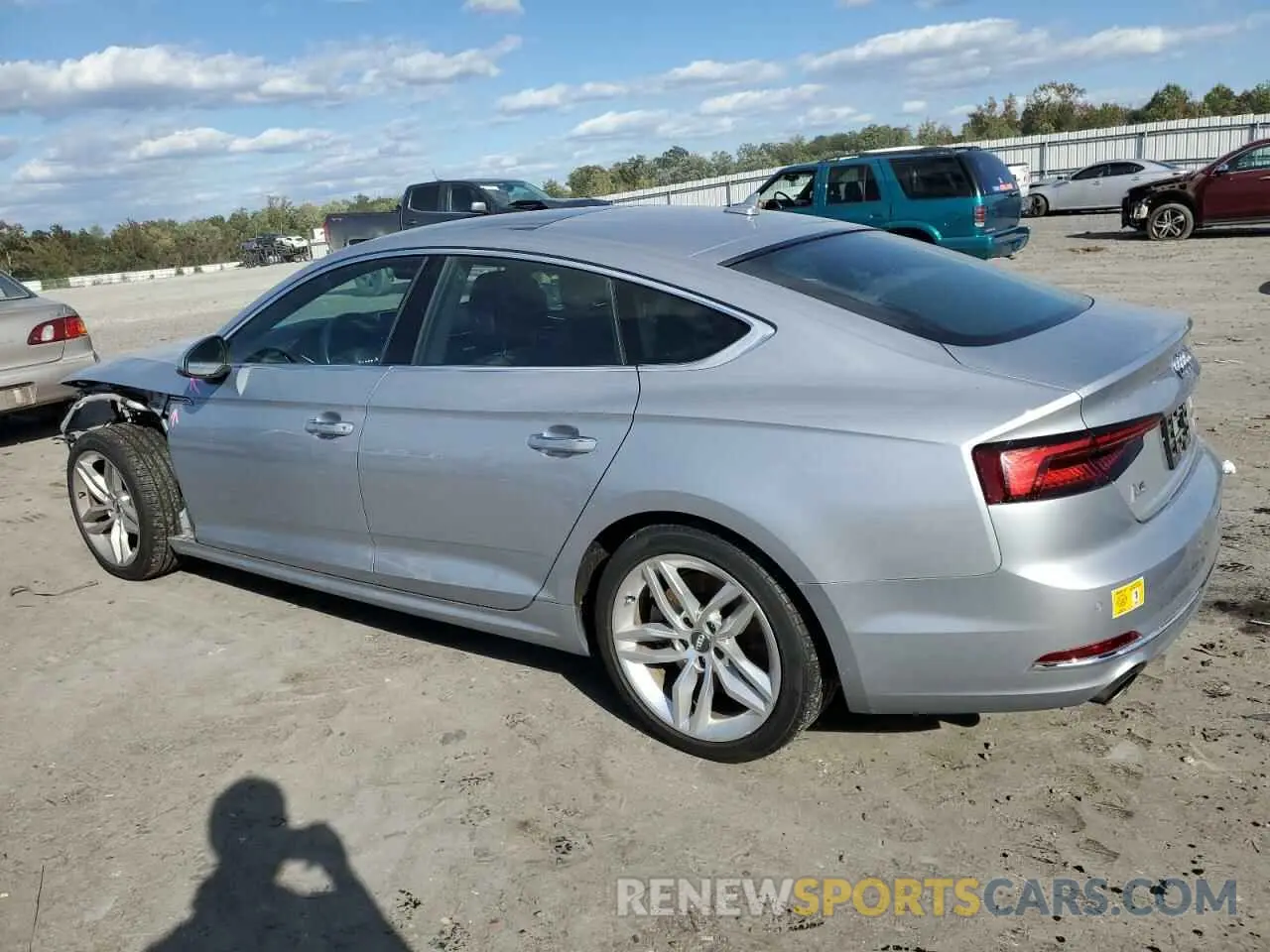 2 fotografías del automóvil dañado WAUBNCF5XKA096082 AUDI A5 2019