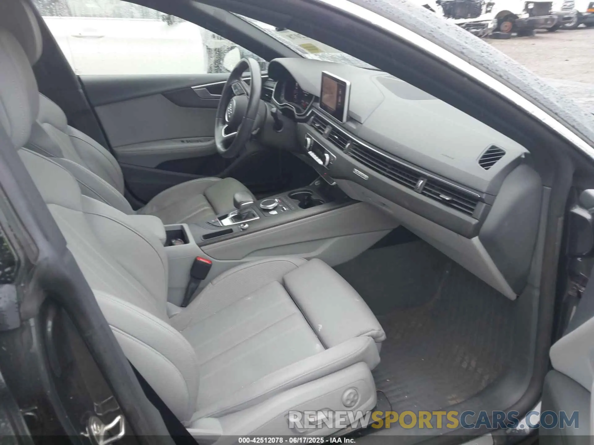 5 fotografías del automóvil dañado WAUENCF50KA018083 AUDI A5 2019
