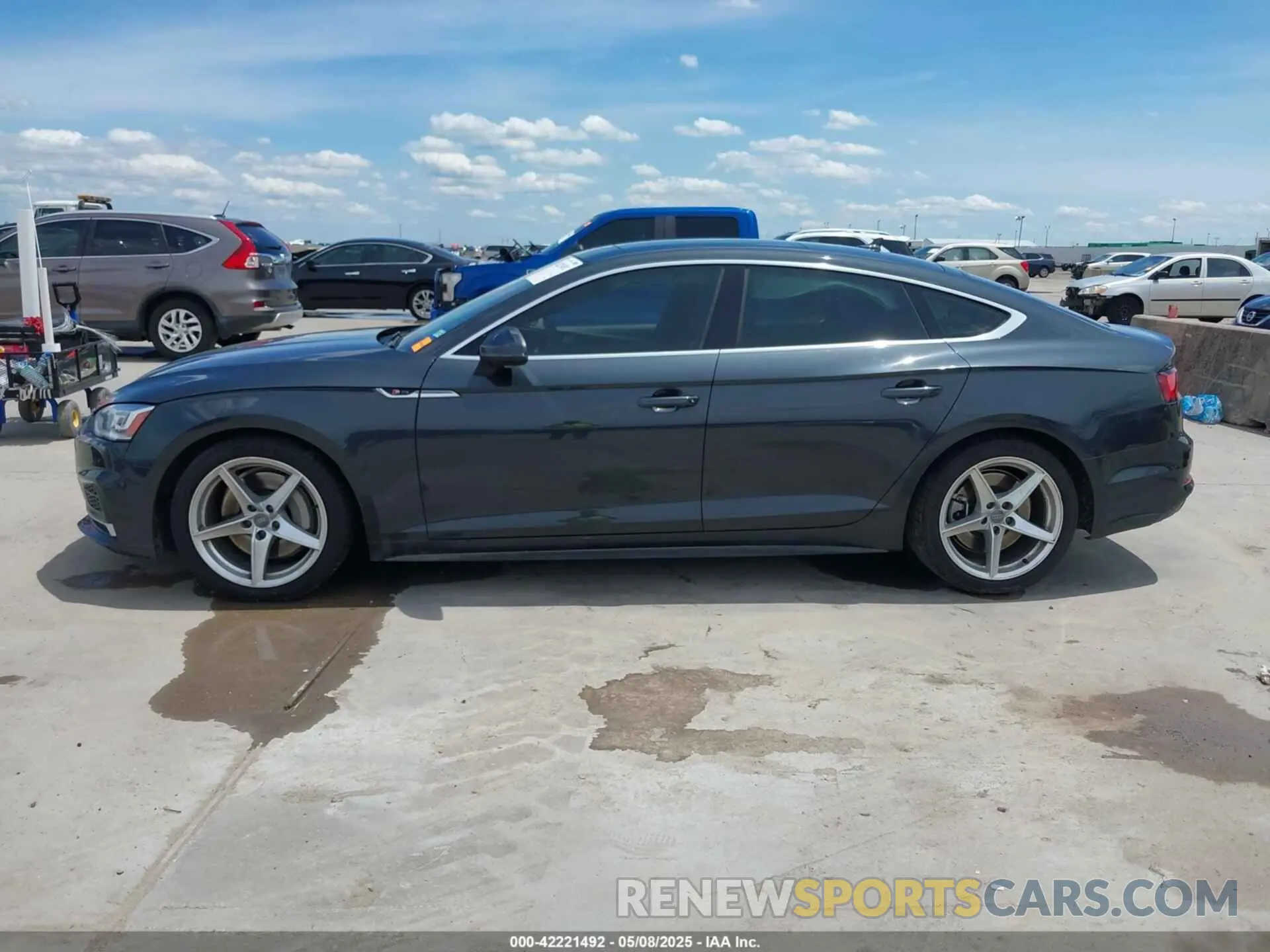 15 fotografías del automóvil dañado WAUENCF51KA008467 AUDI A5 2019