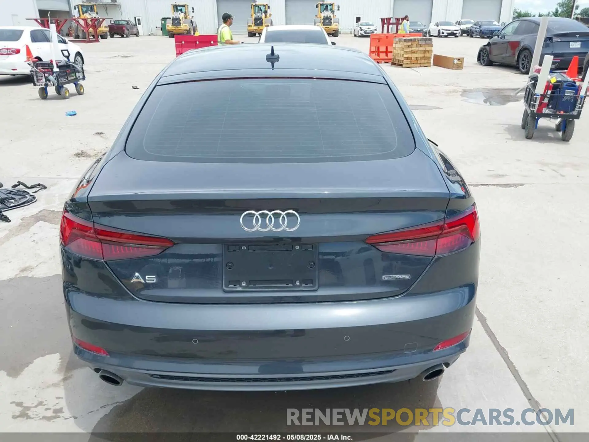 17 fotografías del automóvil dañado WAUENCF51KA008467 AUDI A5 2019