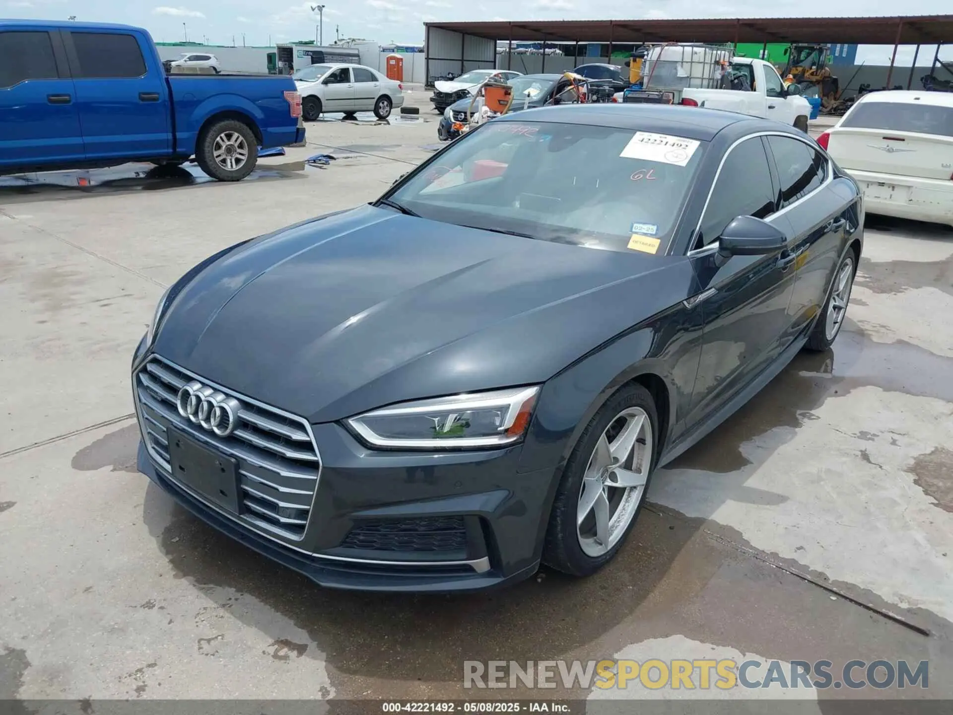 2 fotografías del automóvil dañado WAUENCF51KA008467 AUDI A5 2019