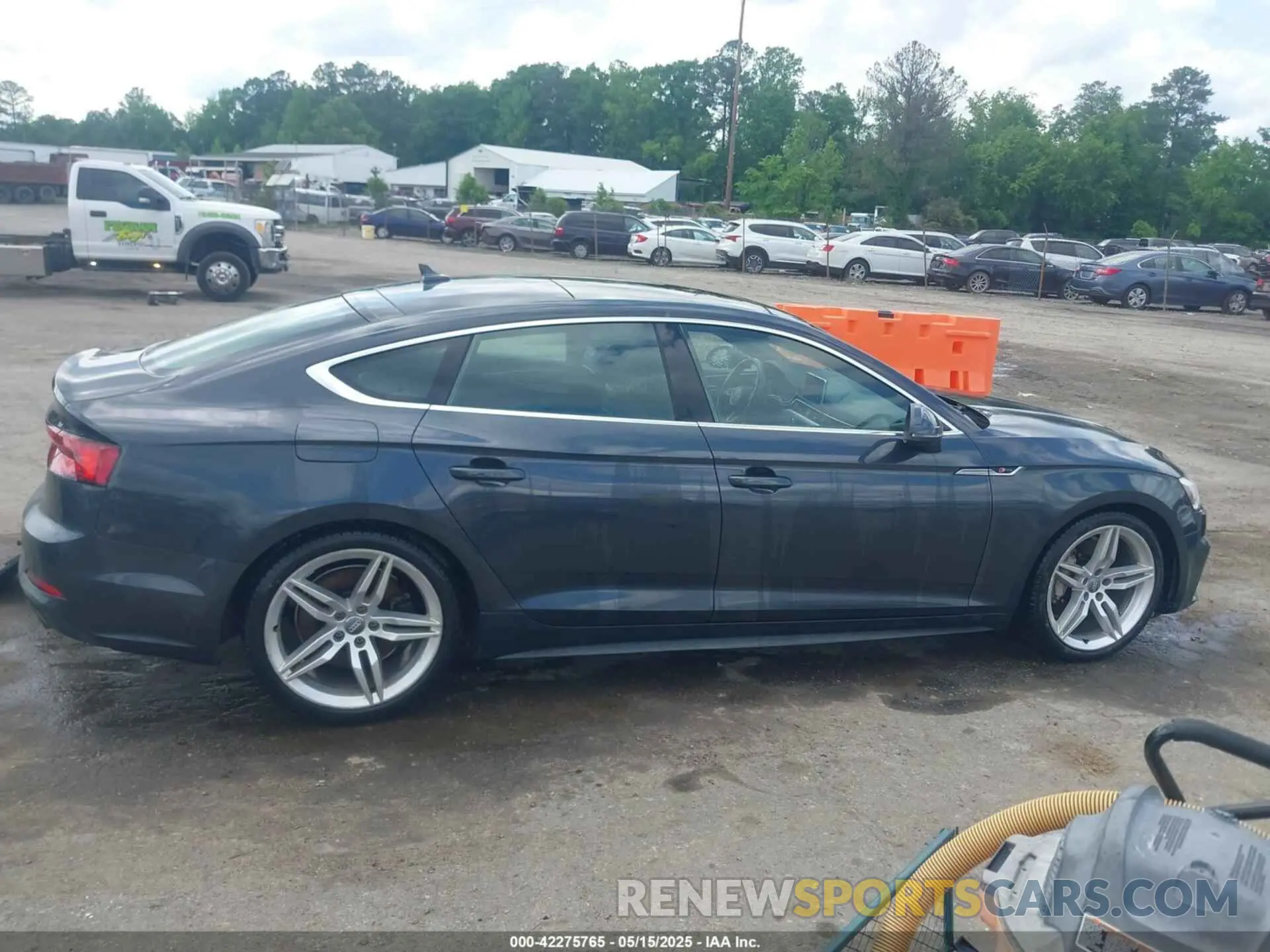 13 fotografías del automóvil dañado WAUENCF54KA019060 AUDI A5 2019