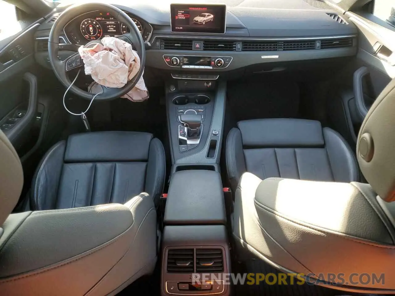 8 fotografías del automóvil dañado WAUENCF55KA076951 AUDI A5 2019