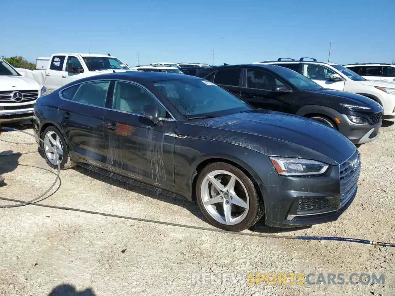 4 fotografías del automóvil dañado WAUENCF56KA068616 AUDI A5 2019