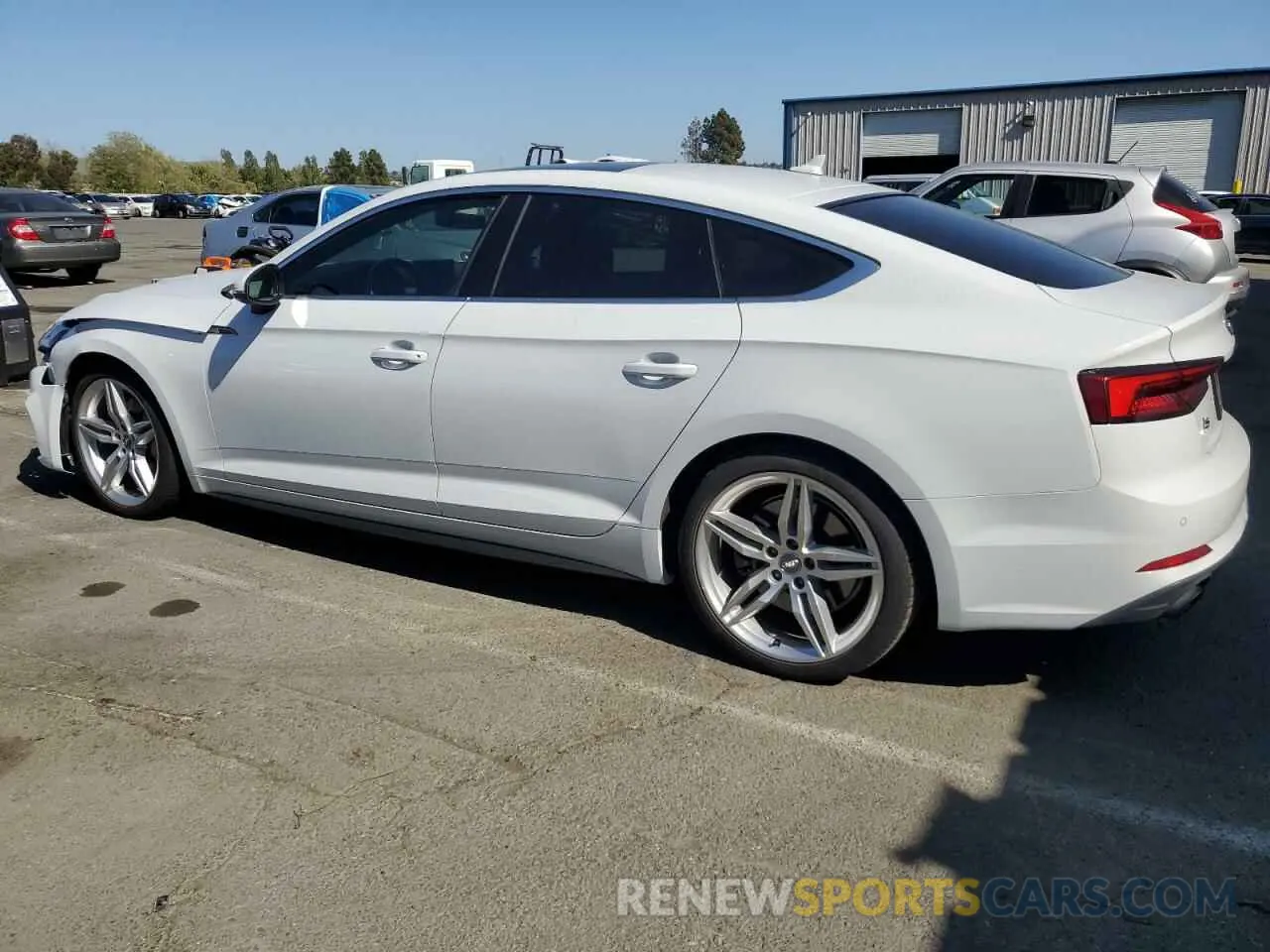 2 fotografías del automóvil dañado WAUENCF57KA018873 AUDI A5 2019