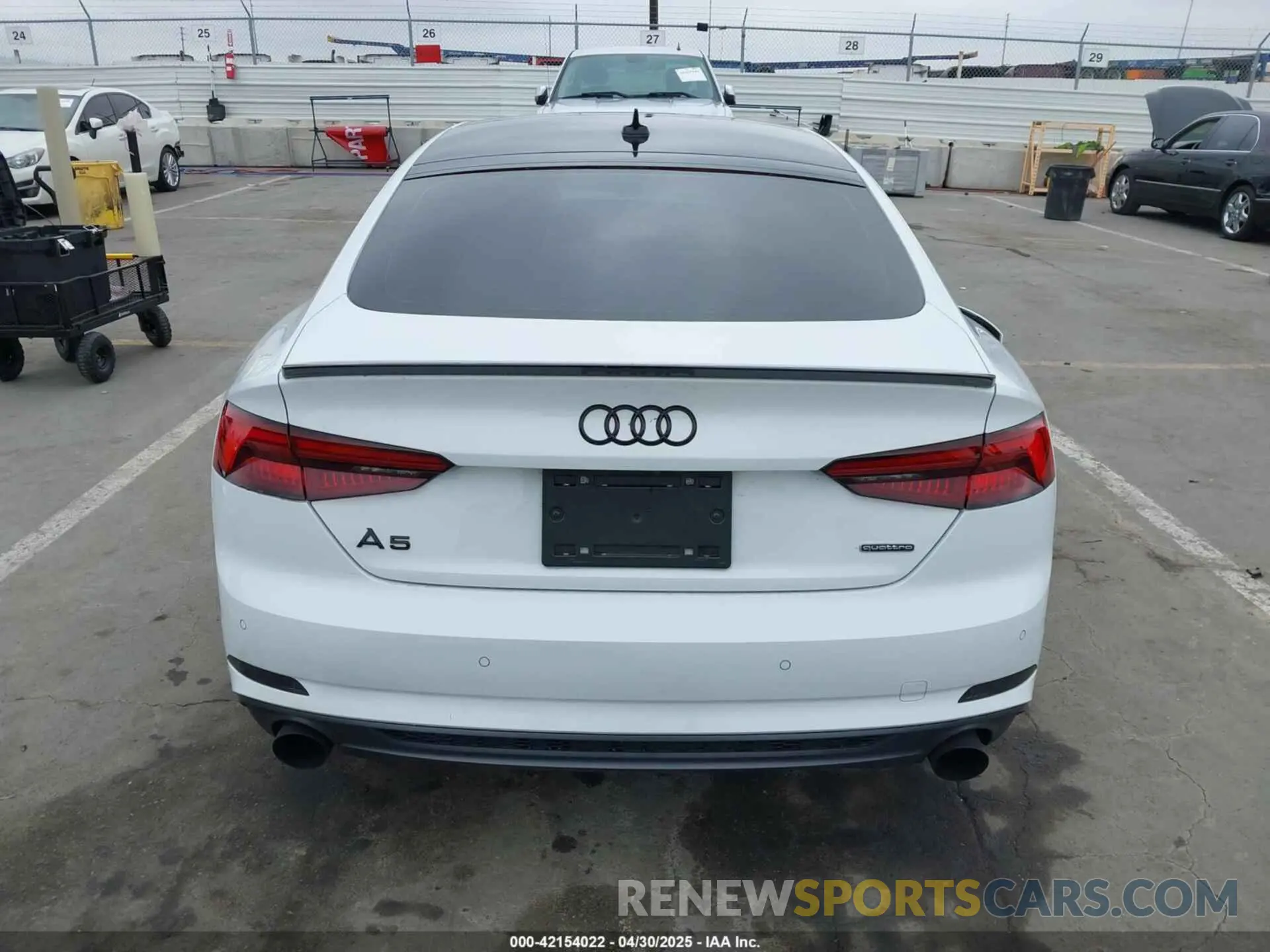 17 fotografías del automóvil dañado WAUENCF57KA077101 AUDI A5 2019