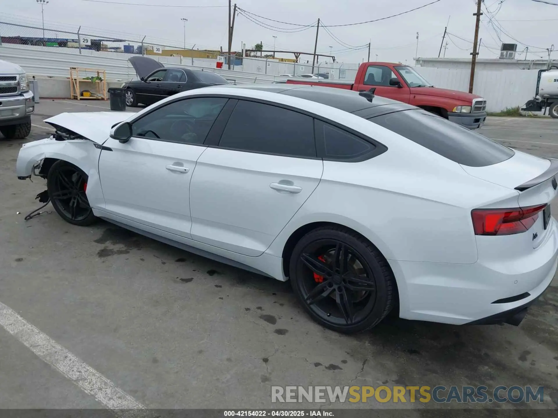 3 fotografías del automóvil dañado WAUENCF57KA077101 AUDI A5 2019