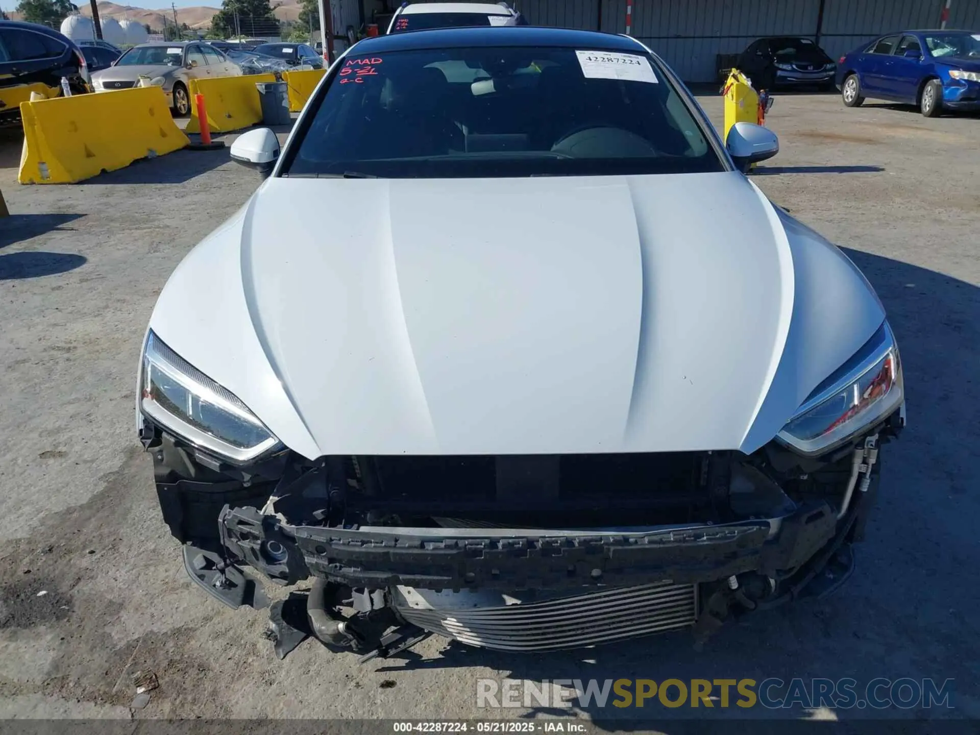 13 fotografías del automóvil dañado WAUENCF58KA007848 AUDI A5 2019