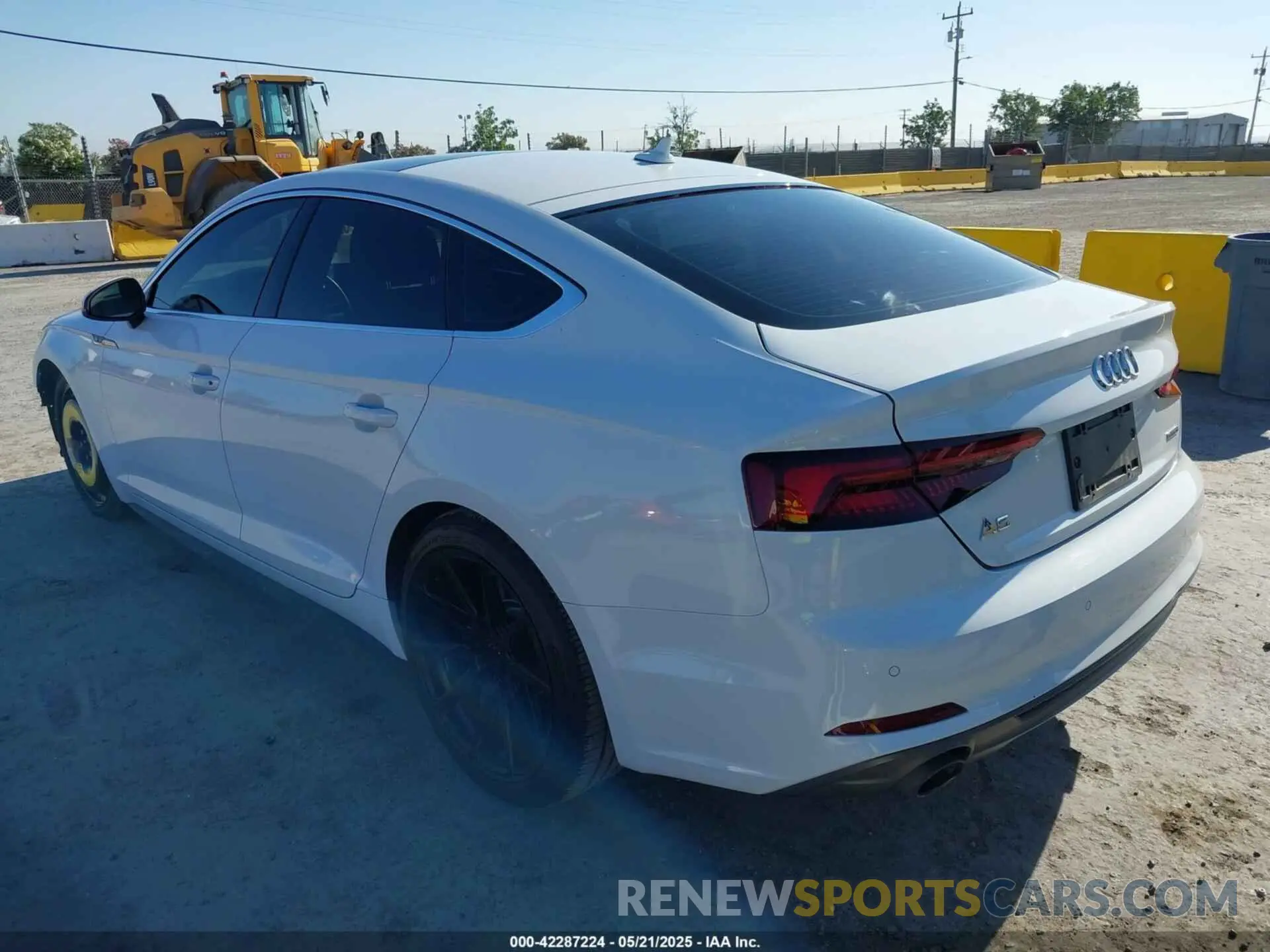 3 fotografías del automóvil dañado WAUENCF58KA007848 AUDI A5 2019