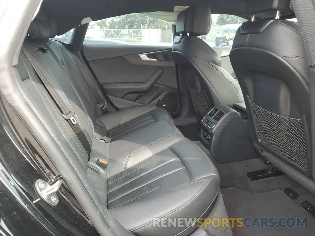 10 fotografías del automóvil dañado WAUENCF58KA015075 AUDI A5 2019