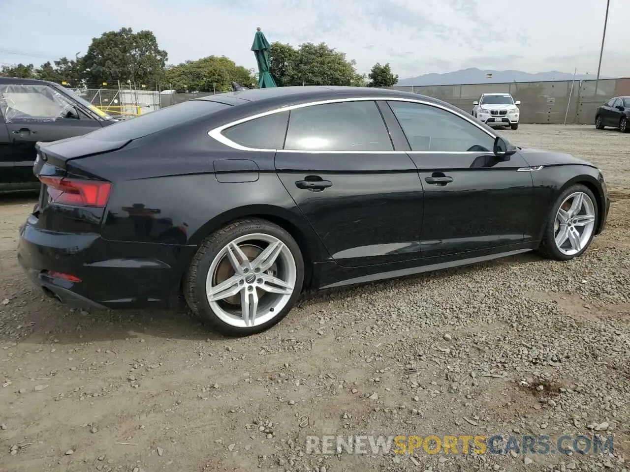 3 fotografías del automóvil dañado WAUENCF58KA015075 AUDI A5 2019