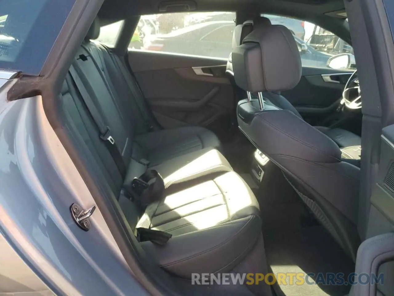 10 fotografías del automóvil dañado WAUENCF59KA040843 AUDI A5 2019