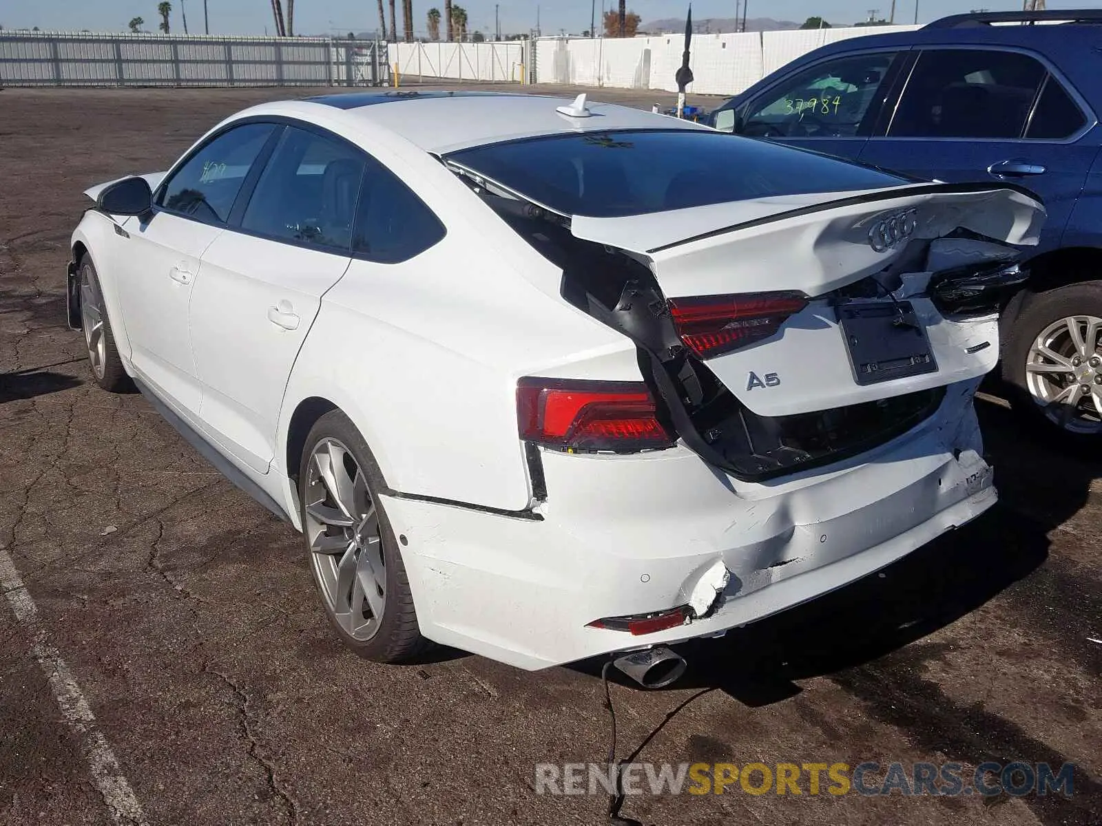 3 fotografías del automóvil dañado WAUFNCF5XKA044890 AUDI A5 2019