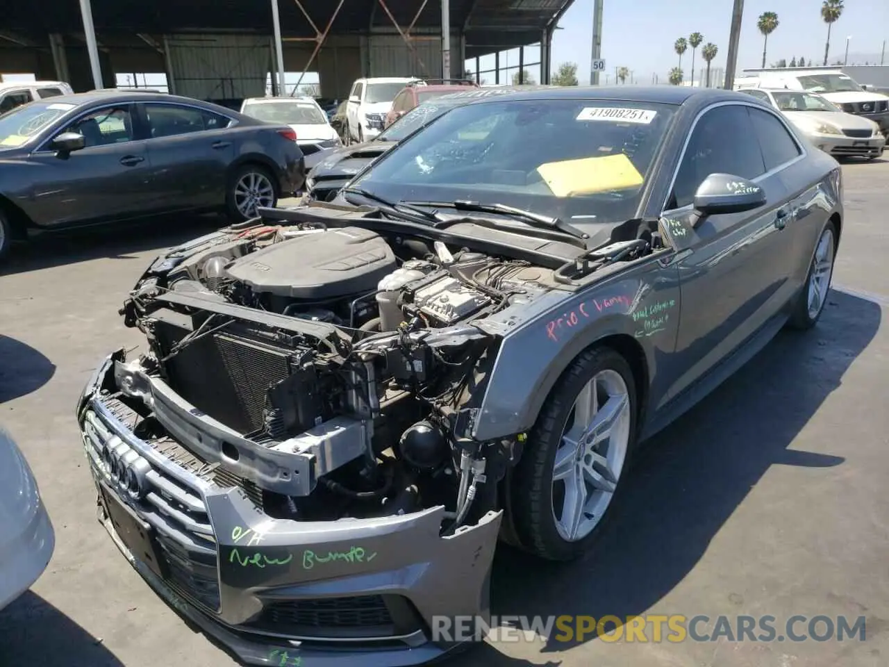 2 fotografías del automóvil dañado WAUSNAF56KA053850 AUDI A5 2019