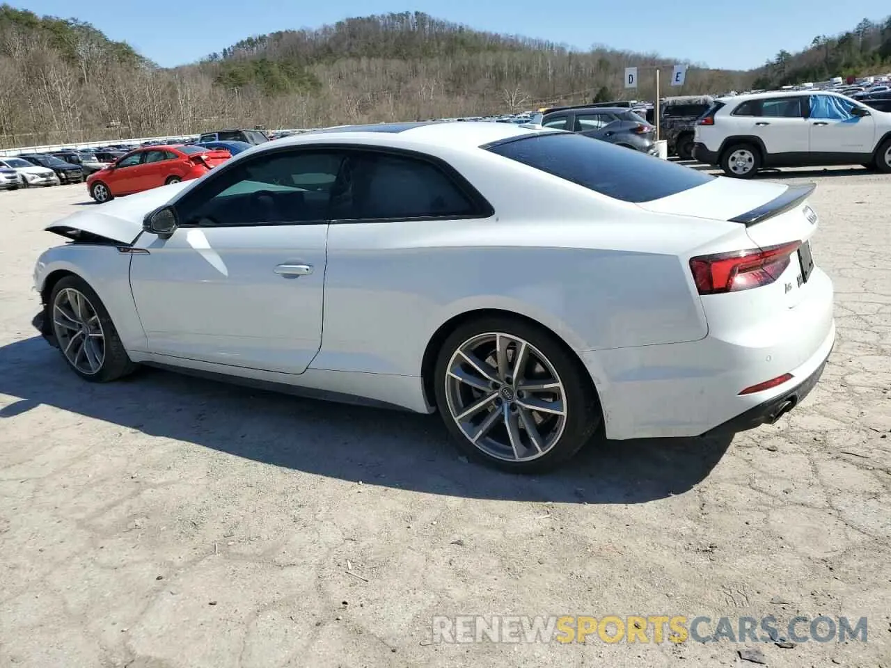 2 fotografías del automóvil dañado WAUTNAF51KA022042 AUDI A5 2019