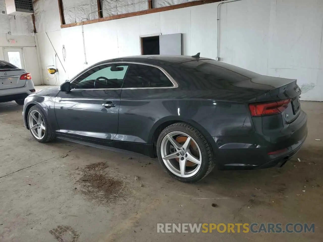 2 fotografías del automóvil dañado WAUTNAF54KA008183 AUDI A5 2019
