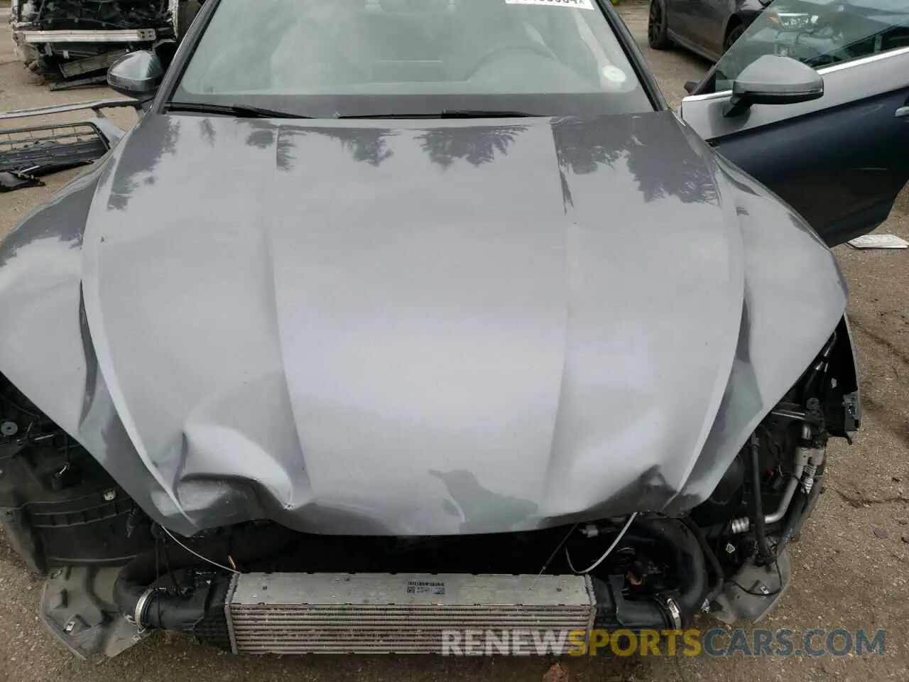 11 fotografías del automóvil dañado WAUTNAF56KA039614 AUDI A5 2019
