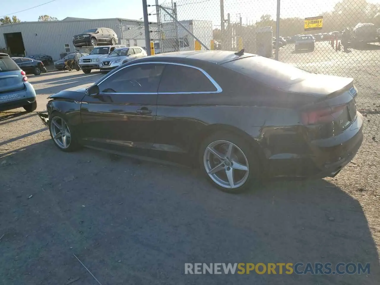 2 fotografías del automóvil dañado WAUTNAF59KA007238 AUDI A5 2019