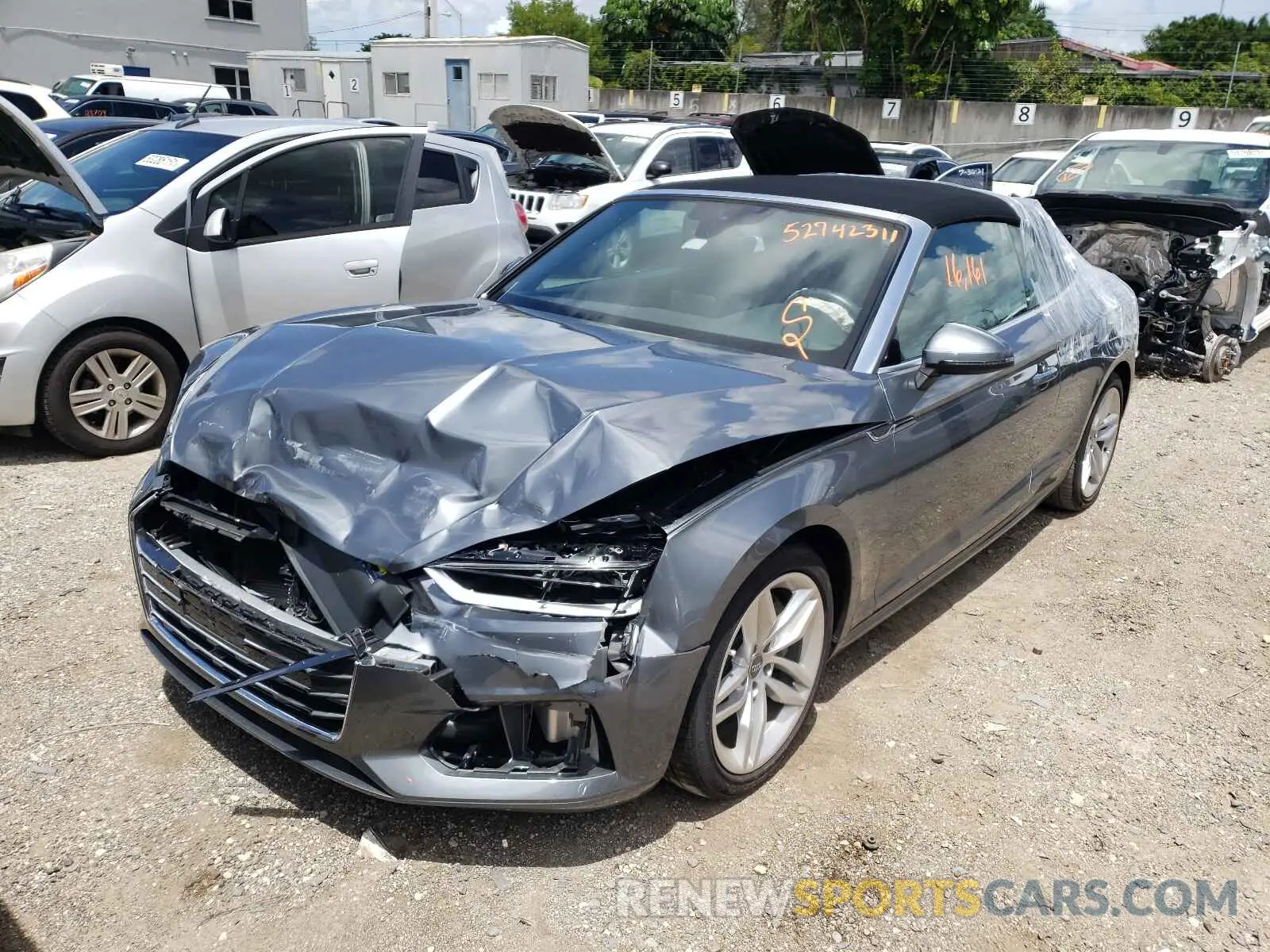 2 fotografías del automóvil dañado WAUWNGF58KN001231 AUDI A5 2019