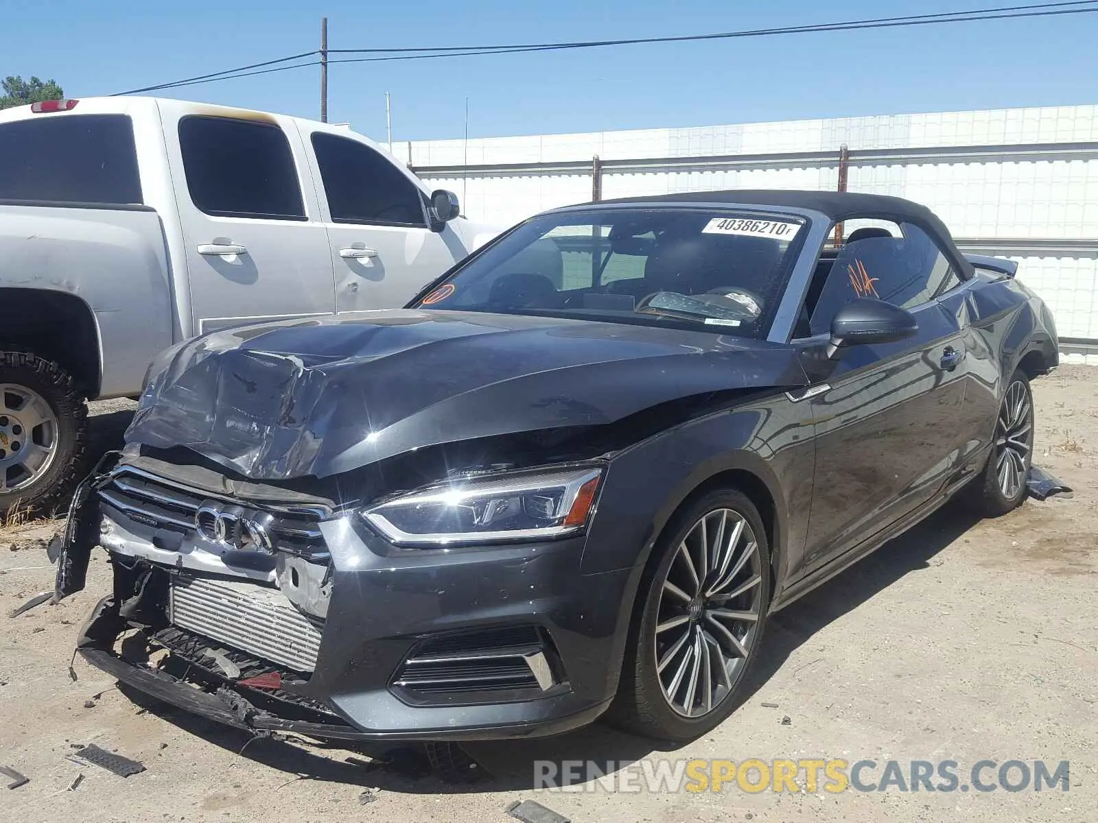 2 fotografías del automóvil dañado WAUYNGF58KN002176 AUDI A5 2019
