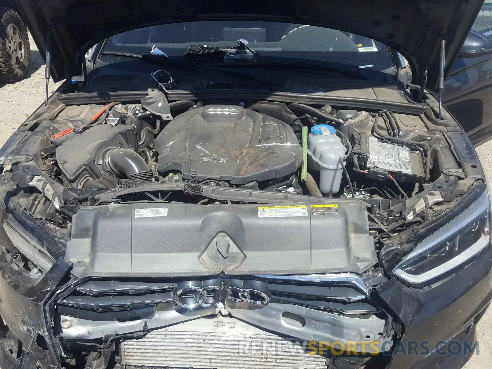 7 fotografías del automóvil dañado WAUYNGF58KN002176 AUDI A5 2019
