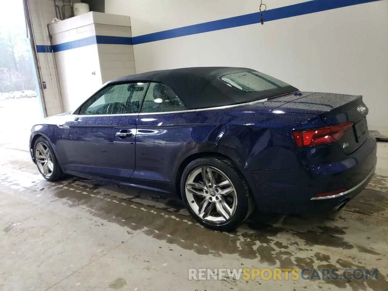 2 fotografías del automóvil dañado WAUYNGF58KN002811 AUDI A5 2019