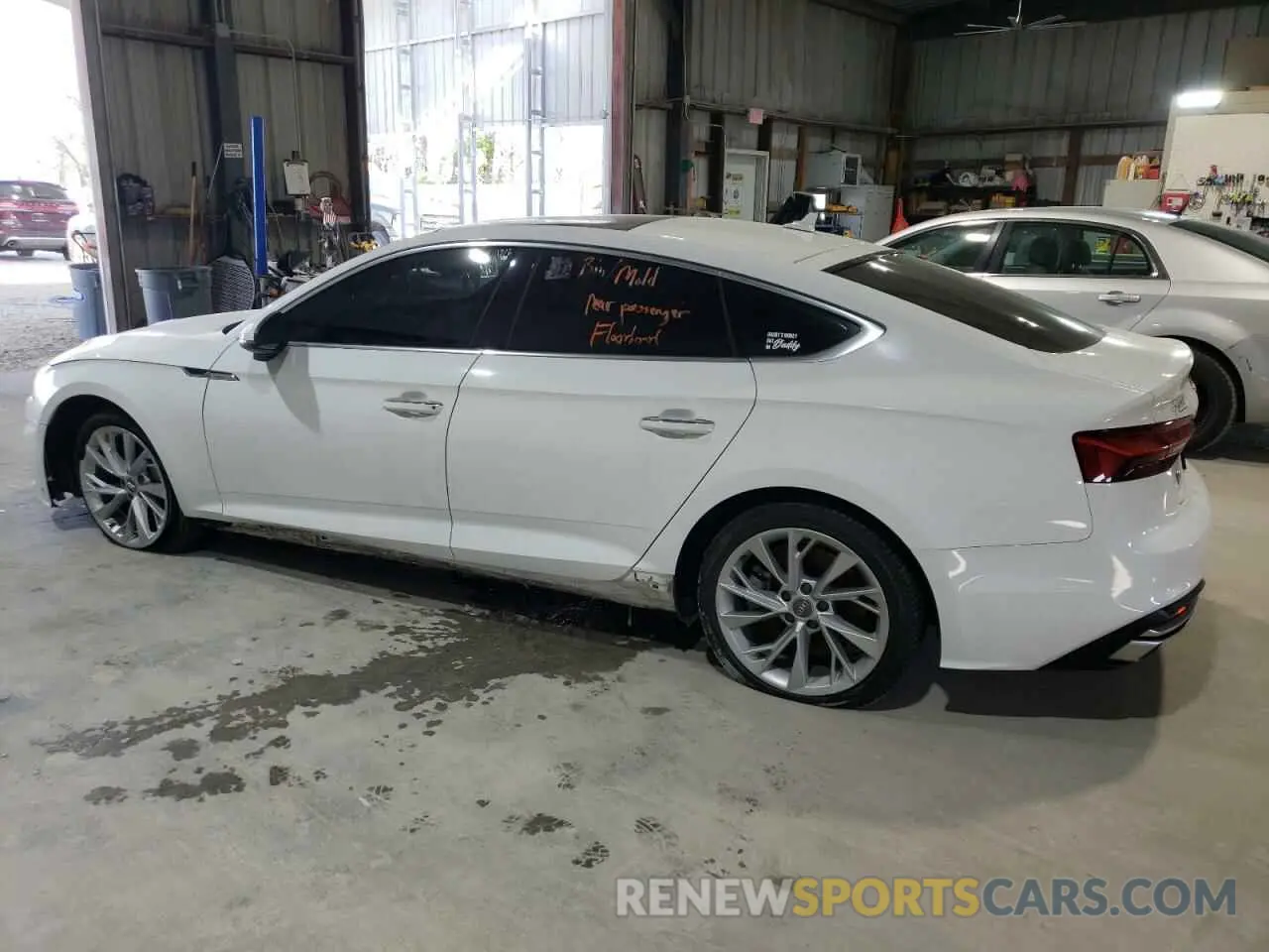 2 fotografías del automóvil dañado WAUANCF56LA005810 AUDI A5 2020