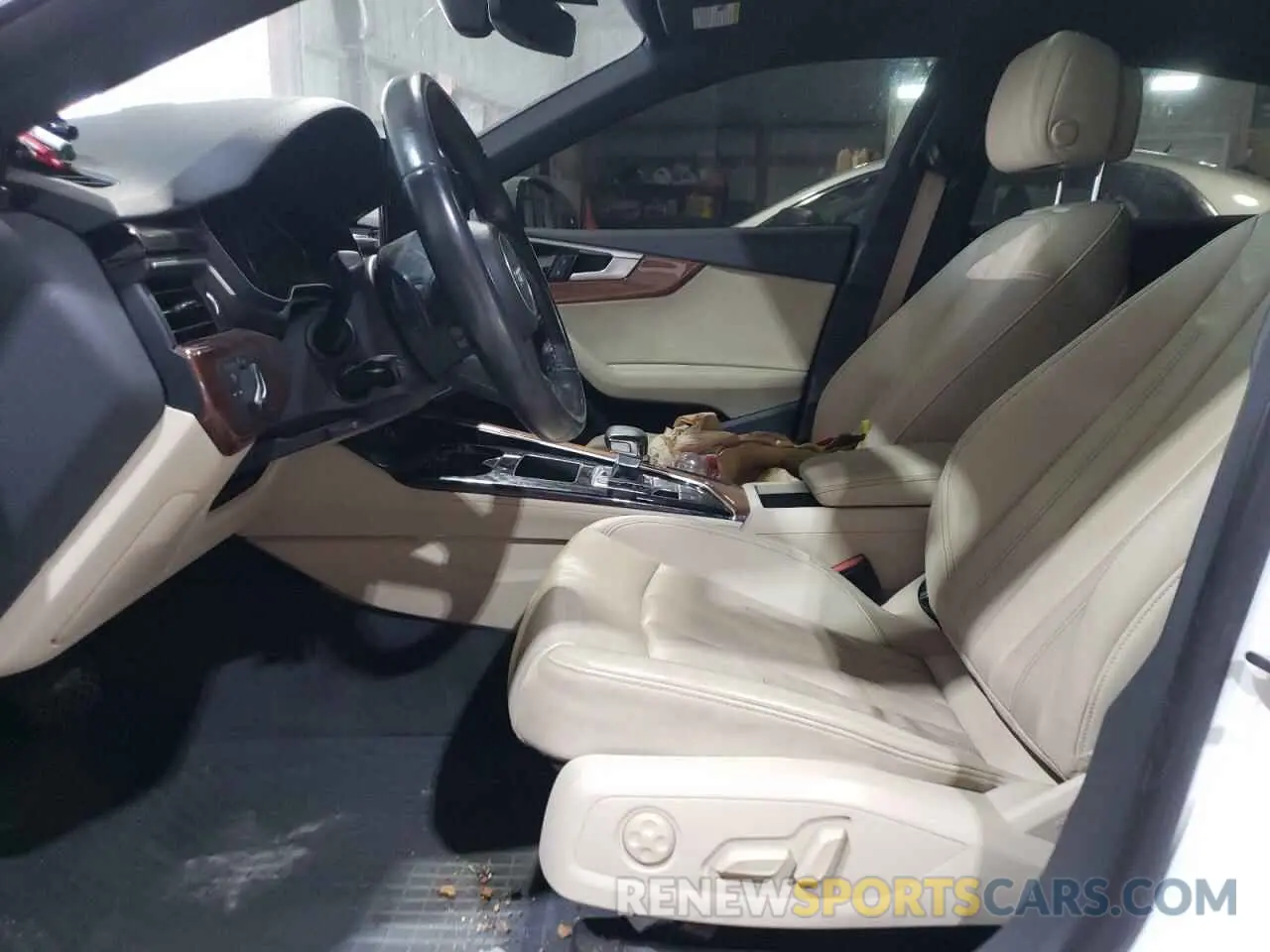 7 fotografías del automóvil dañado WAUANCF56LA005810 AUDI A5 2020
