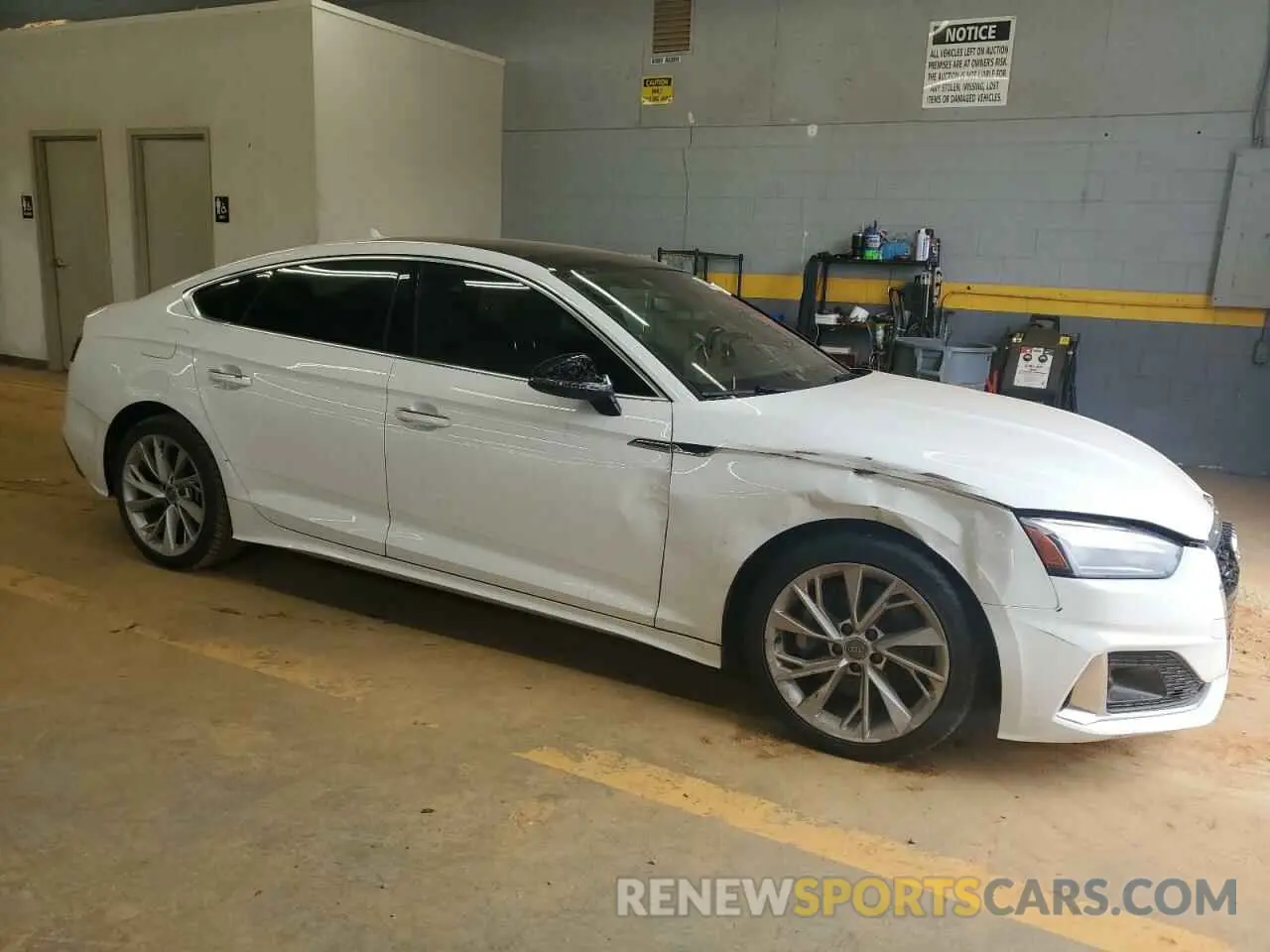 4 fotografías del automóvil dañado WAUANCF5XLA007950 AUDI A5 2020