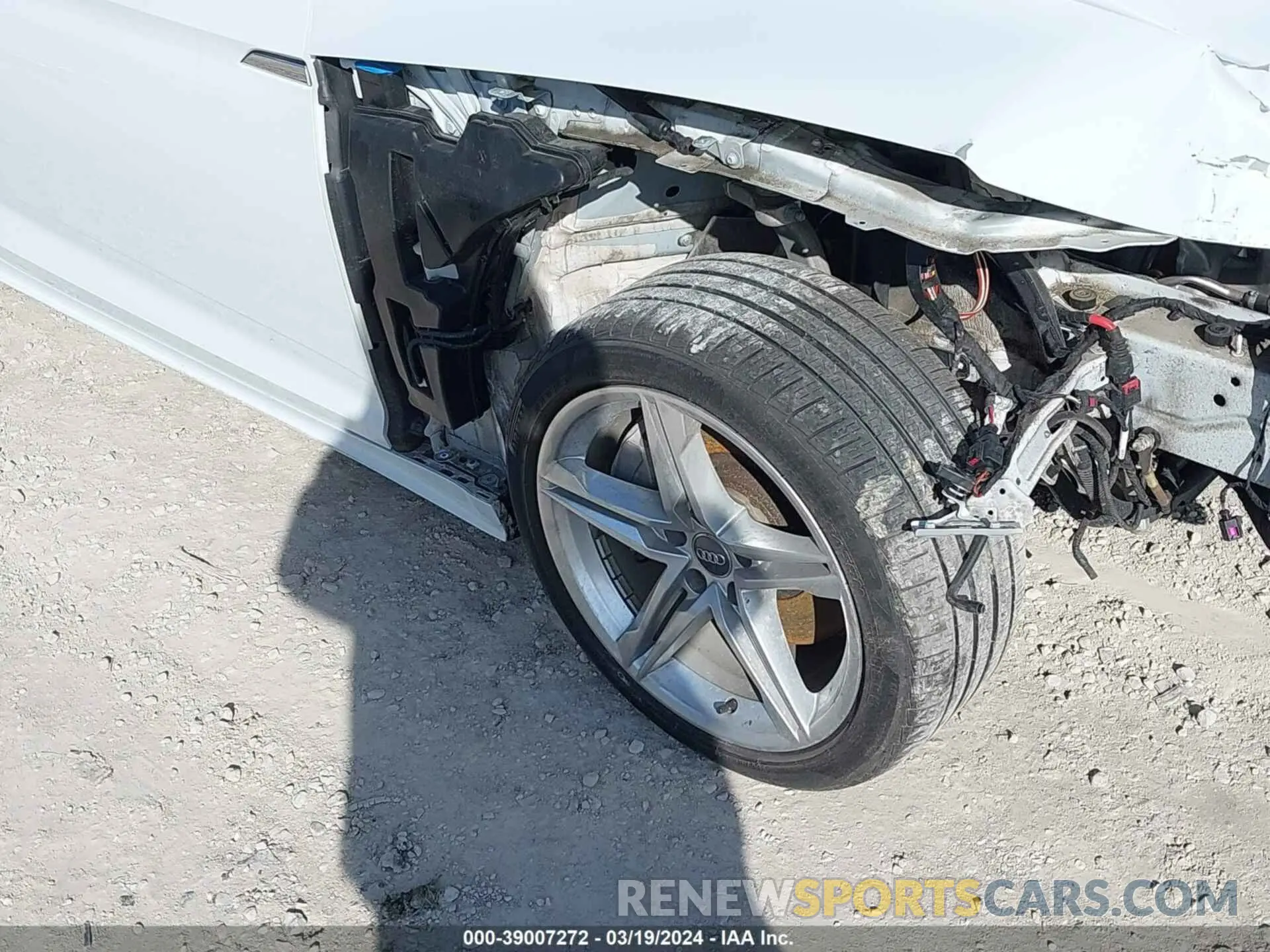 19 fotografías del automóvil dañado WAUSNAF58LA001590 AUDI A5 2020
