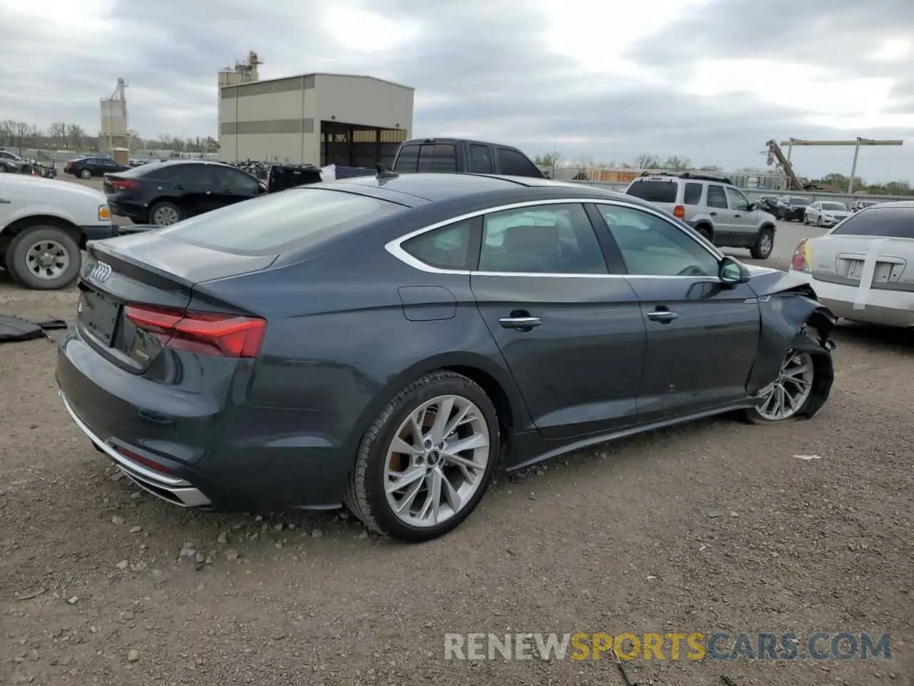 3 fotografías del automóvil dañado WAUABCF58MA062598 AUDI A5 2021