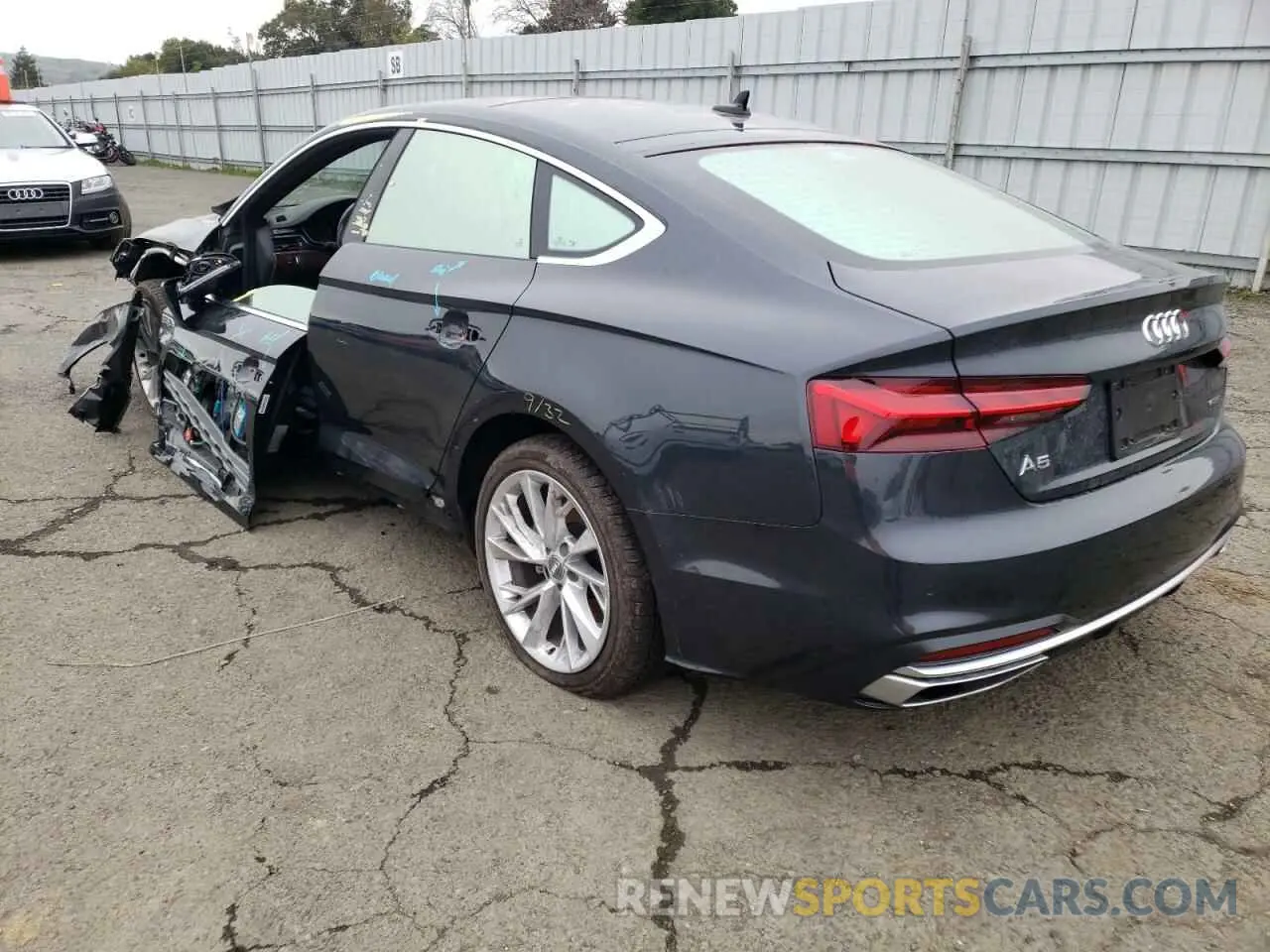 3 fotografías del automóvil dañado WAUABCF5XMA021762 AUDI A5 2021