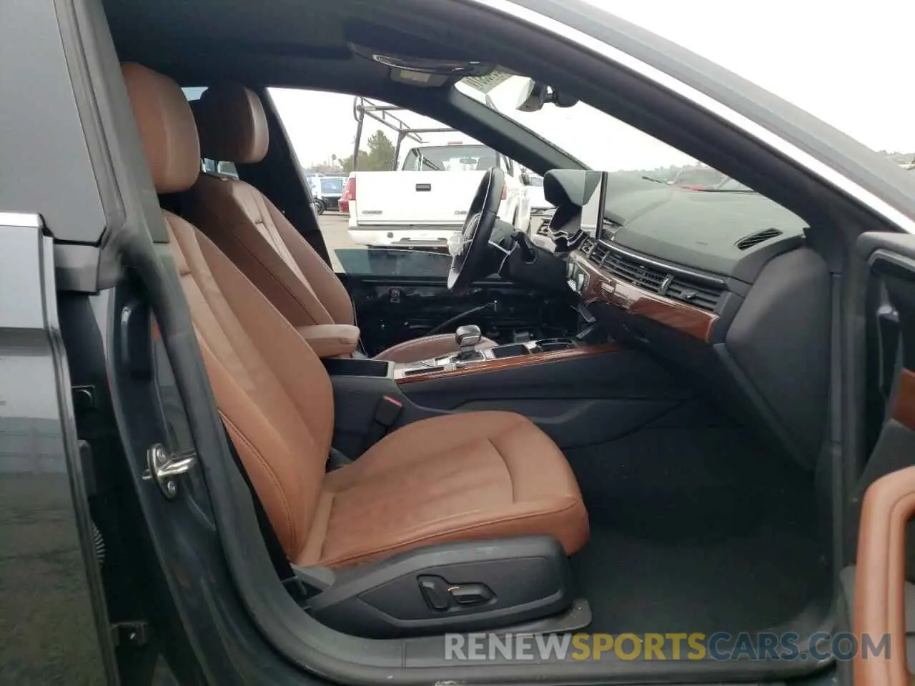 5 fotografías del automóvil dañado WAUABCF5XMA021762 AUDI A5 2021