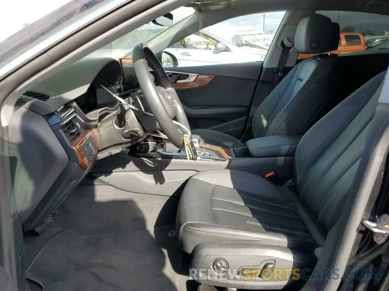 7 fotografías del automóvil dañado WAUCBCF51MA040399 AUDI A5 2021