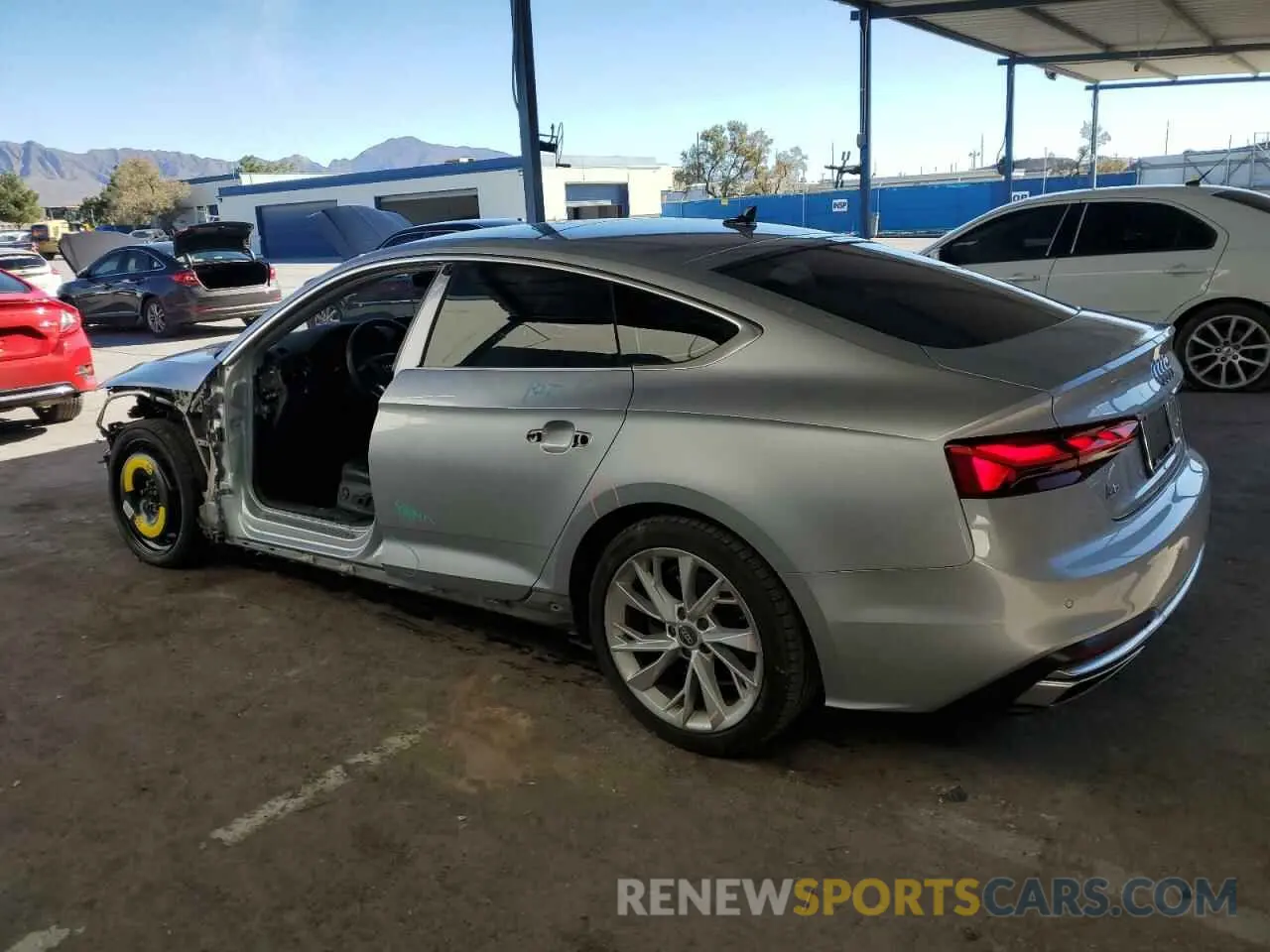 2 fotografías del automóvil dañado WAUCBCF55MA011715 AUDI A5 2021