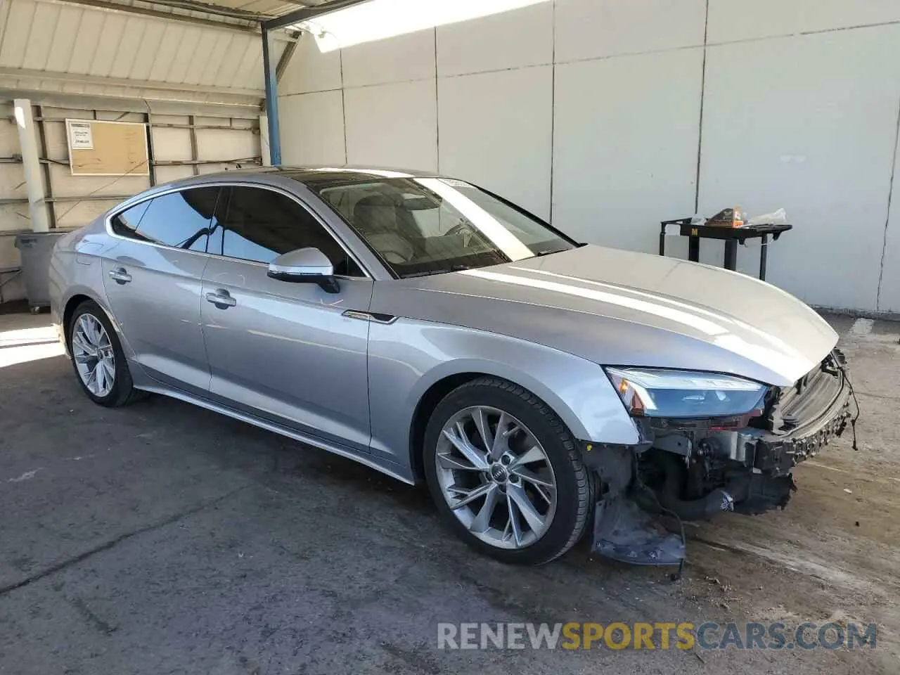 4 fotografías del automóvil dañado WAUCBCF55MA011715 AUDI A5 2021