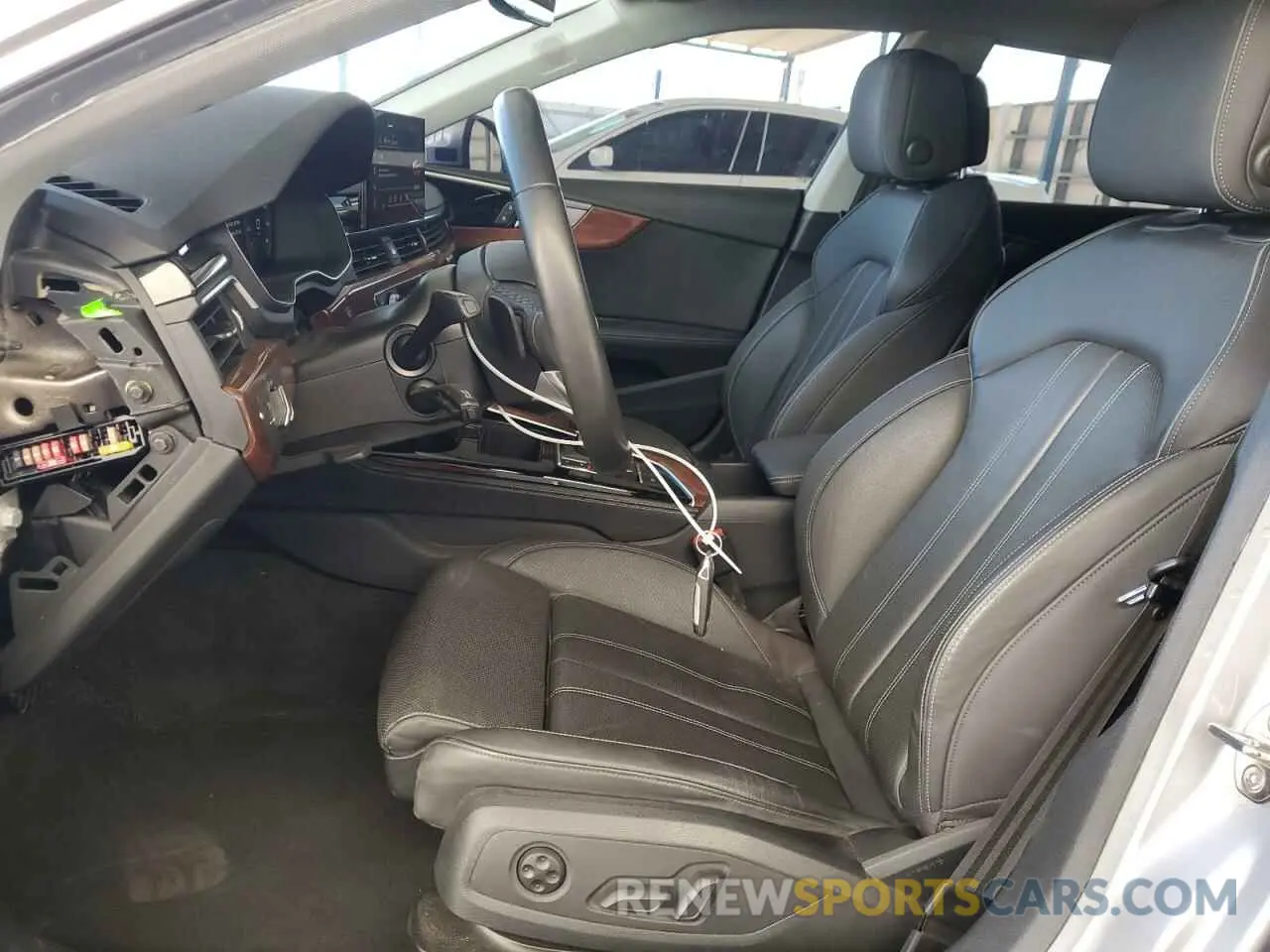 7 fotografías del automóvil dañado WAUCBCF55MA011715 AUDI A5 2021