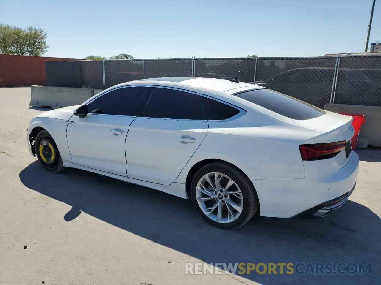 2 fotografías del automóvil dañado WAUCBCF5XMA061395 AUDI A5 2021