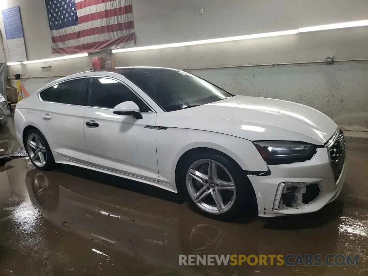 4 fotografías del automóvil dañado WAUDACF53MA016807 AUDI A5 2021