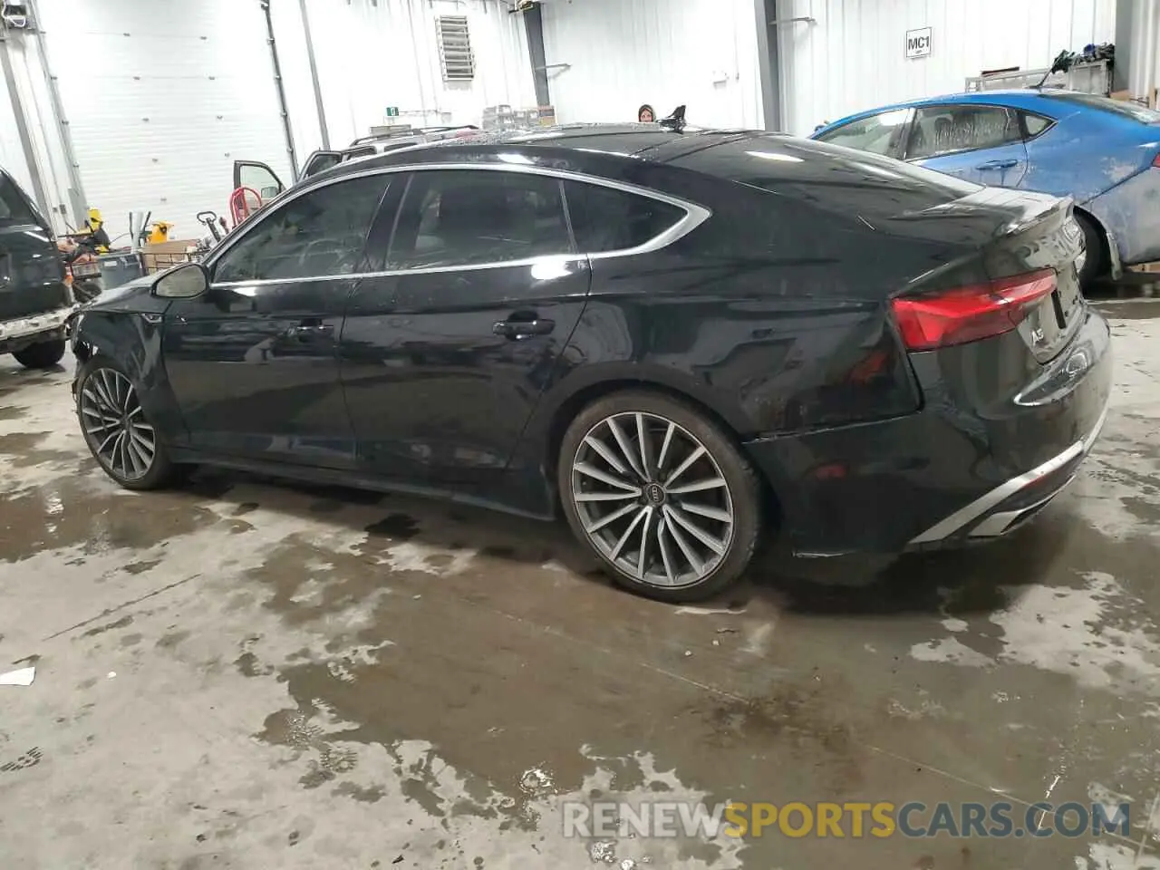 2 fotografías del automóvil dañado WAUFACF51MA031847 AUDI A5 2021