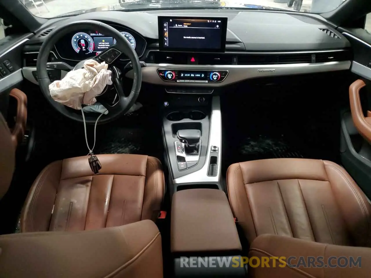 8 fotografías del automóvil dañado WAUFACF51MA031847 AUDI A5 2021