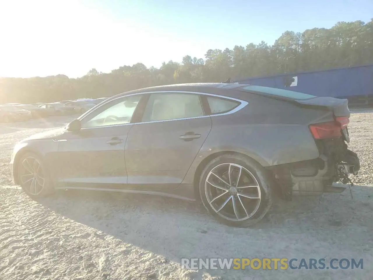 2 fotografías del automóvil dañado WAUFACF55MA019605 AUDI A5 2021