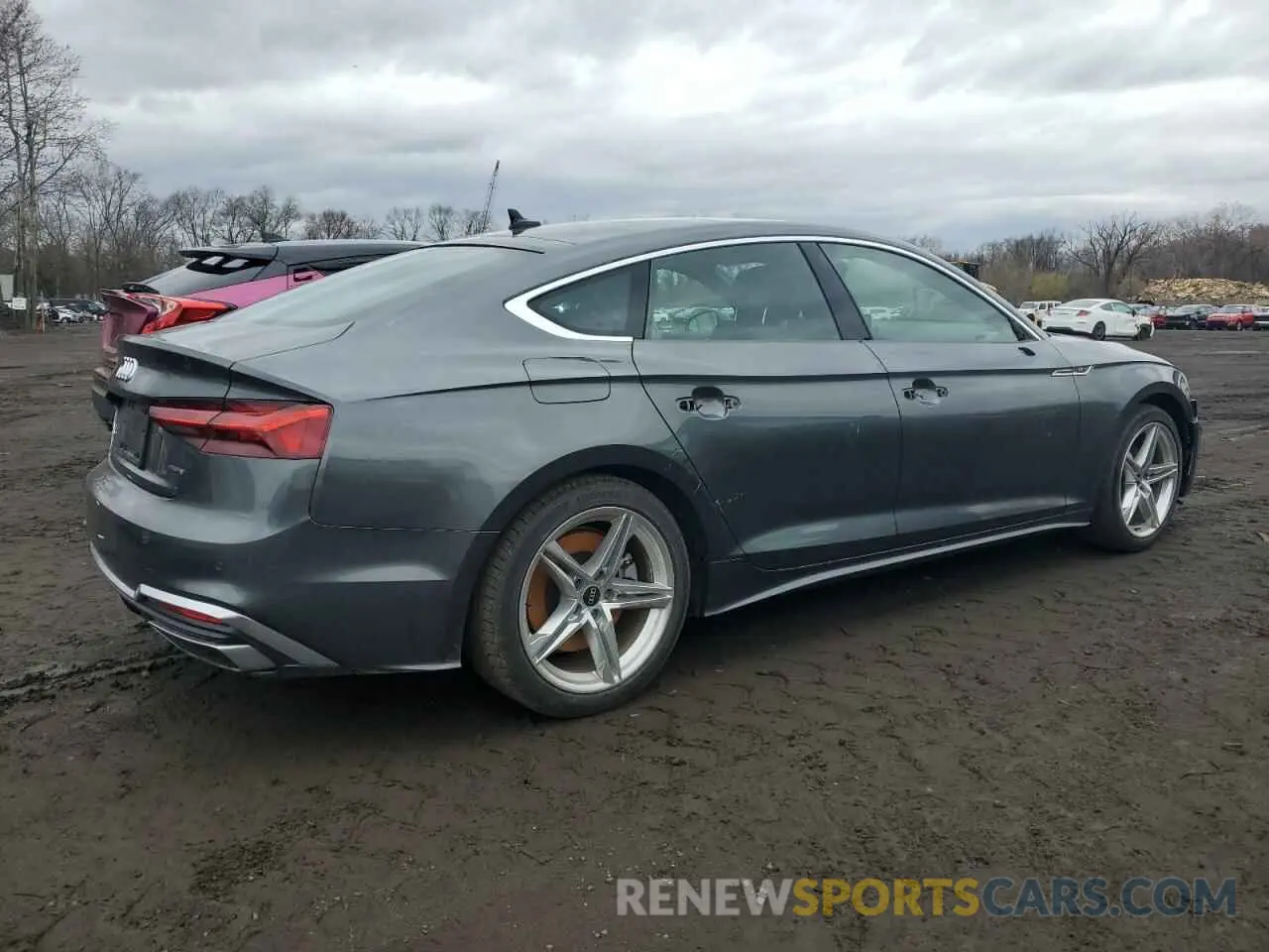 3 fotografías del automóvil dañado WAUFACF56MA052144 AUDI A5 2021