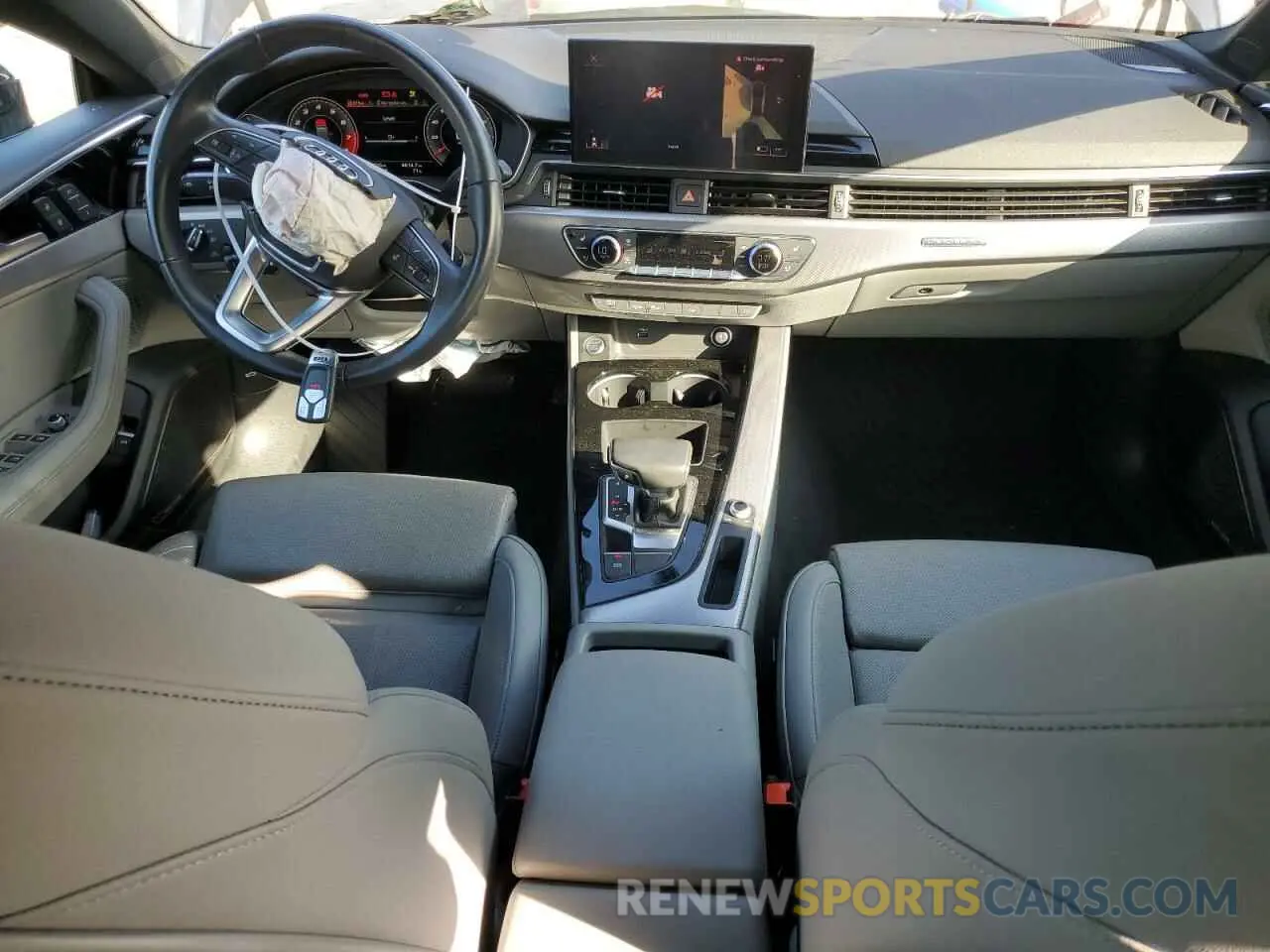 8 fotografías del automóvil dañado WAUFACF59MA062859 AUDI A5 2021