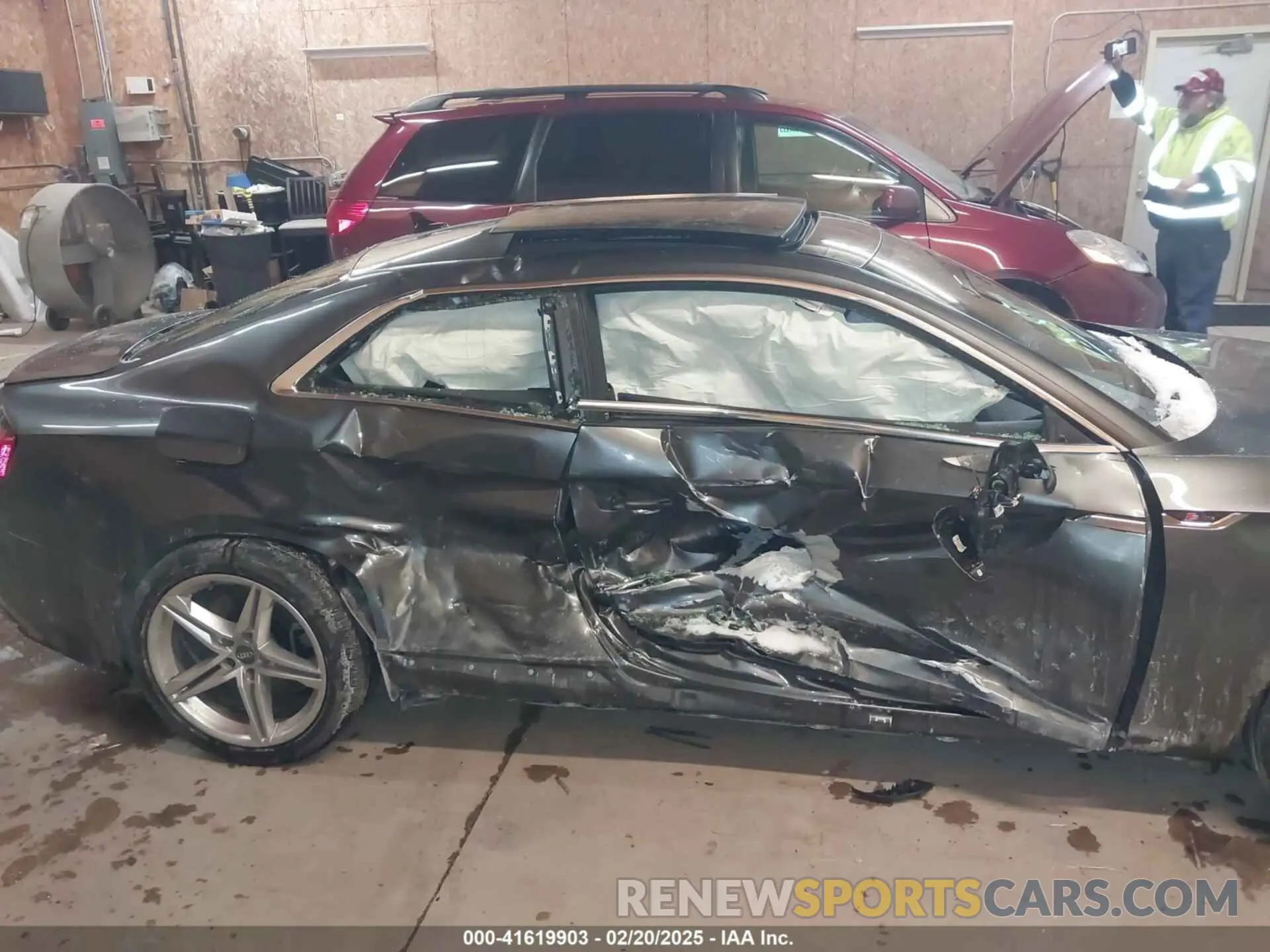 6 fotografías del automóvil dañado WAUTAAF52MA009055 AUDI A5 2021