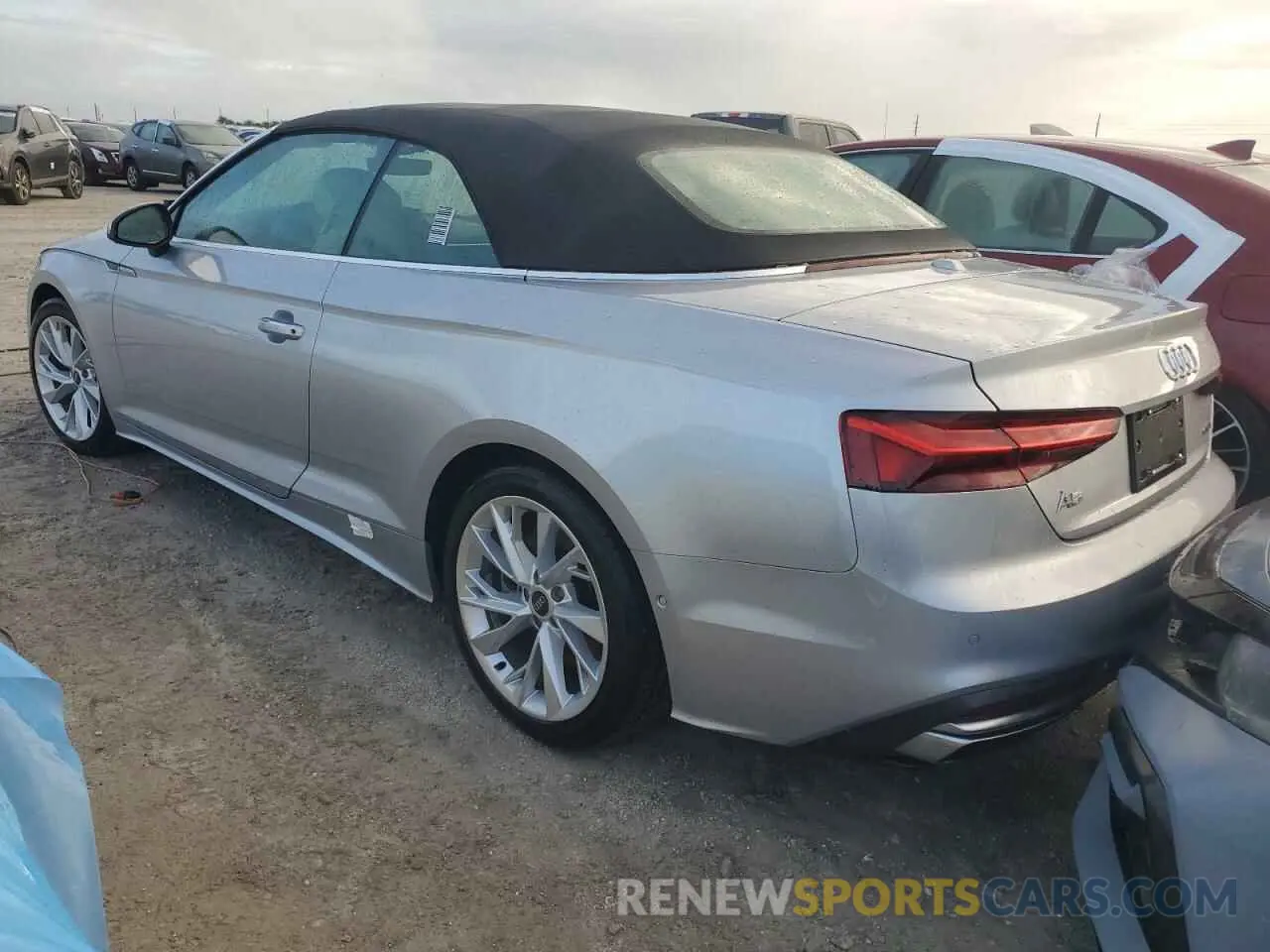 2 fotografías del automóvil dañado WAUYAGF52MN007095 AUDI A5 2021