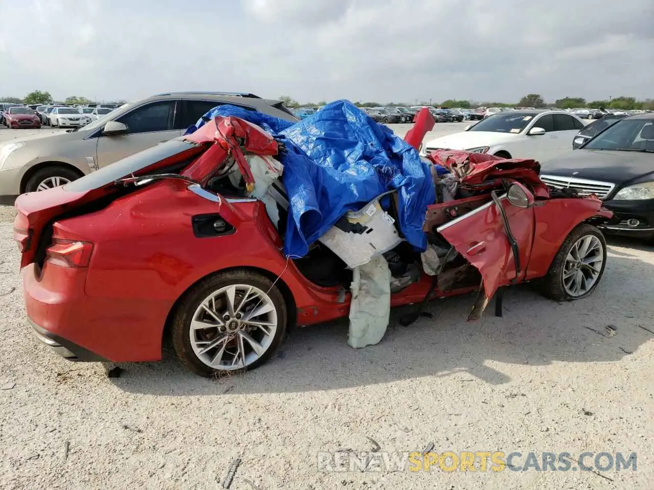 3 fotografías del automóvil dañado WAUABCF52NA028674 AUDI A5 2022