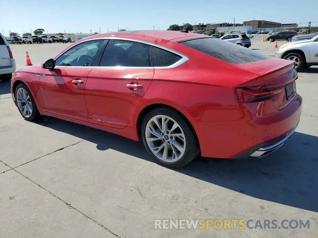 2 fotografías del automóvil dañado WAUABCF52NA030859 AUDI A5 2022