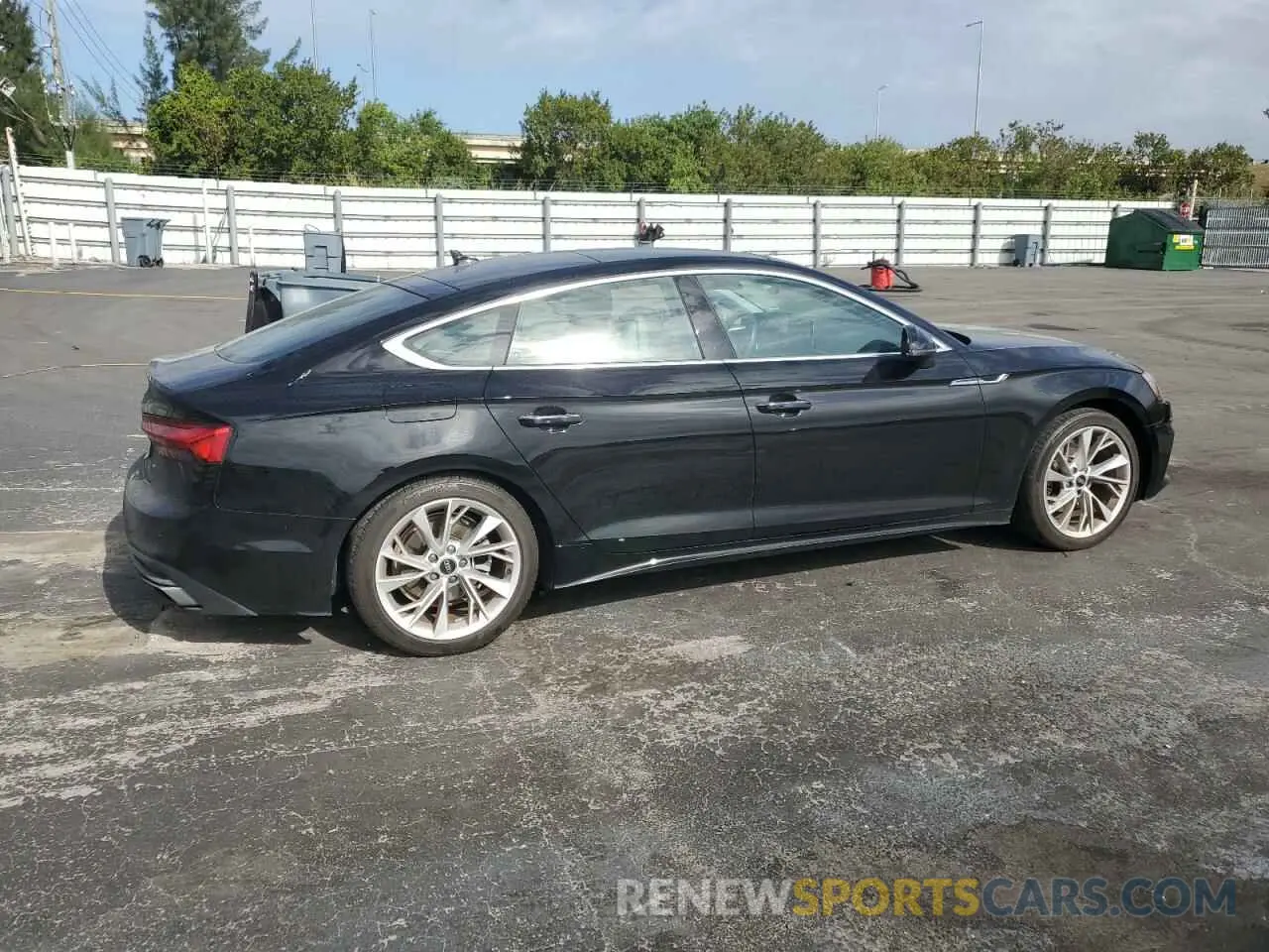 3 fotografías del automóvil dañado WAUCBCF50NA030545 AUDI A5 2022