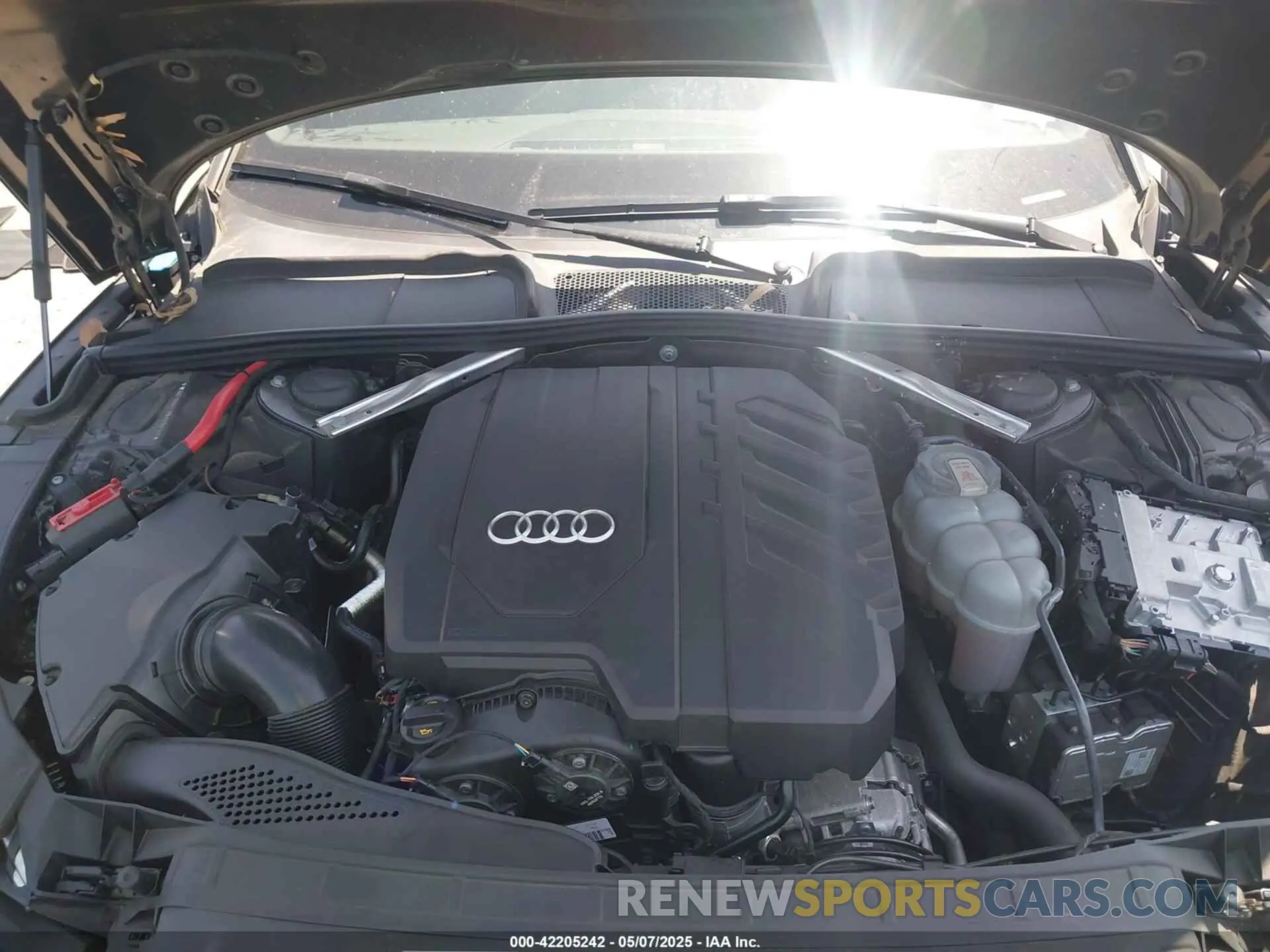 10 fotografías del automóvil dañado WAUTAAF51NA014569 AUDI A5 2022